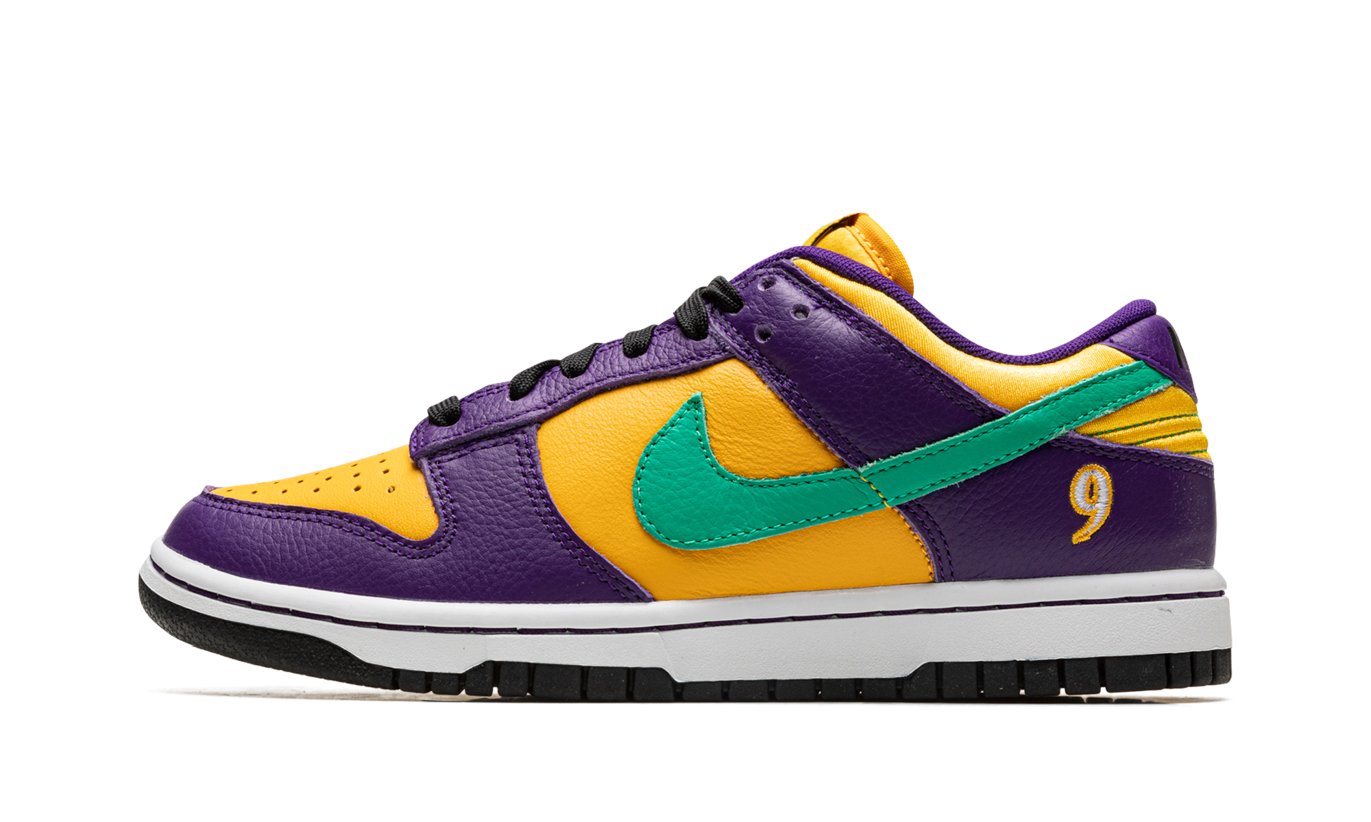 nike dunk low lx lisa leslie women s+DO9581-500+diagnol right view 1