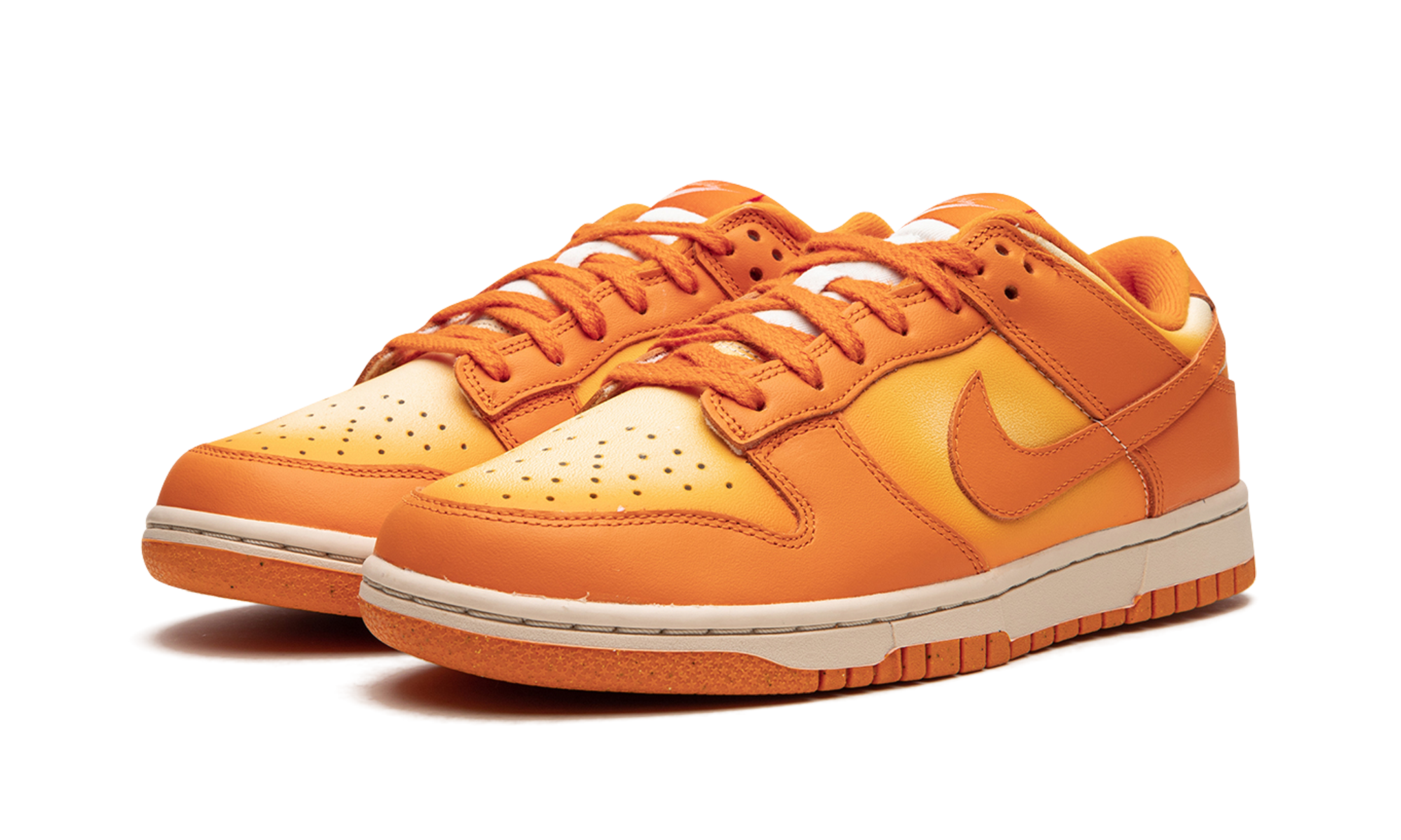 nike dunk low magma orange women s+DX2953-800+diagnol left view