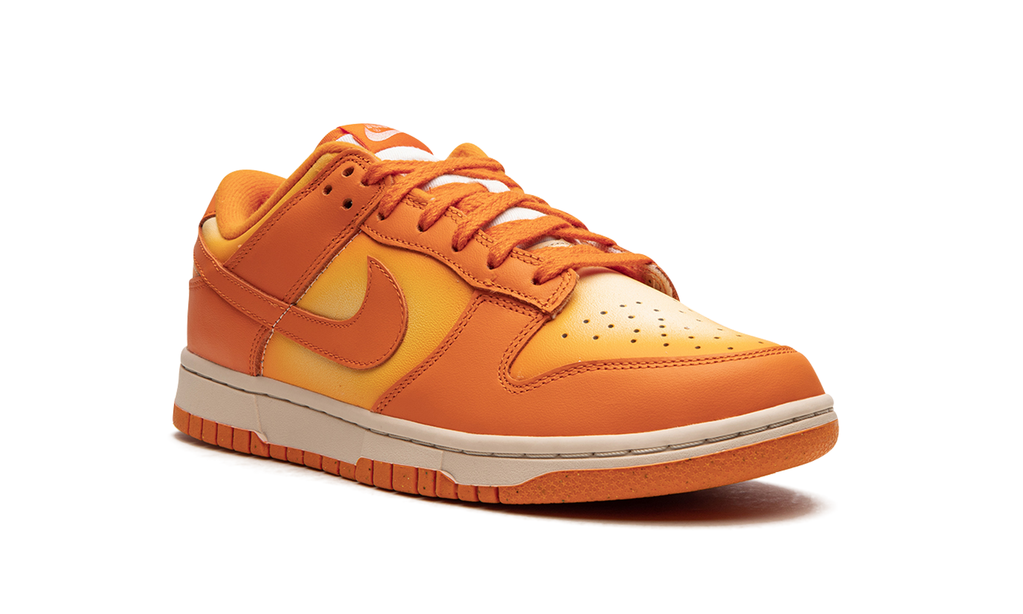nike dunk low magma orange women s+DX2953-800+diagnol right view
