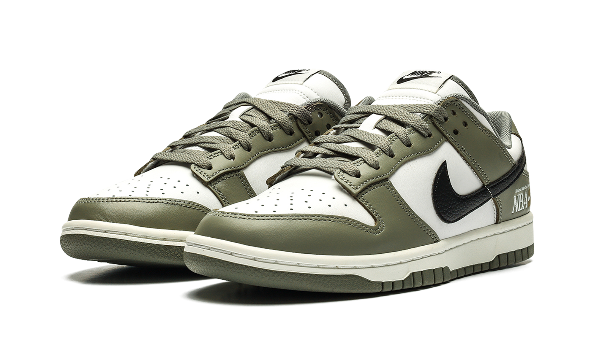 nike dunk low nba paris+FZ4624-001+diagnol left view