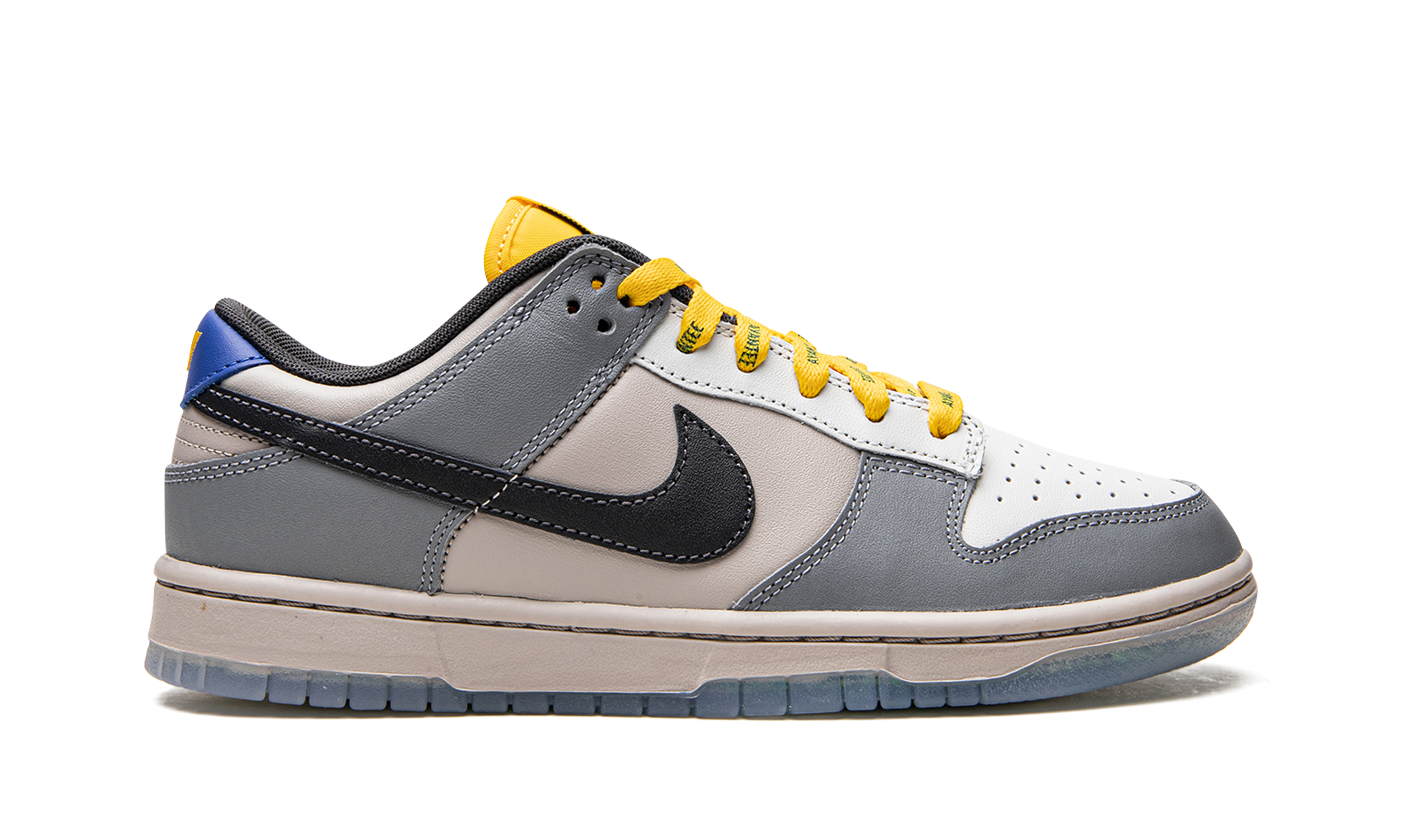 nike dunk low north carolina a t+DR6187-001+right view