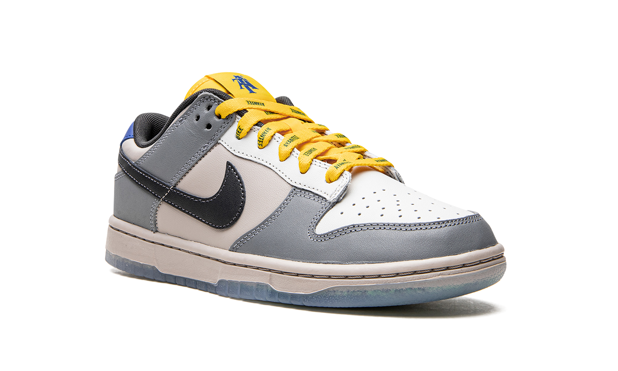 nike dunk low north carolina a t+DR6187-001+diagnol right view