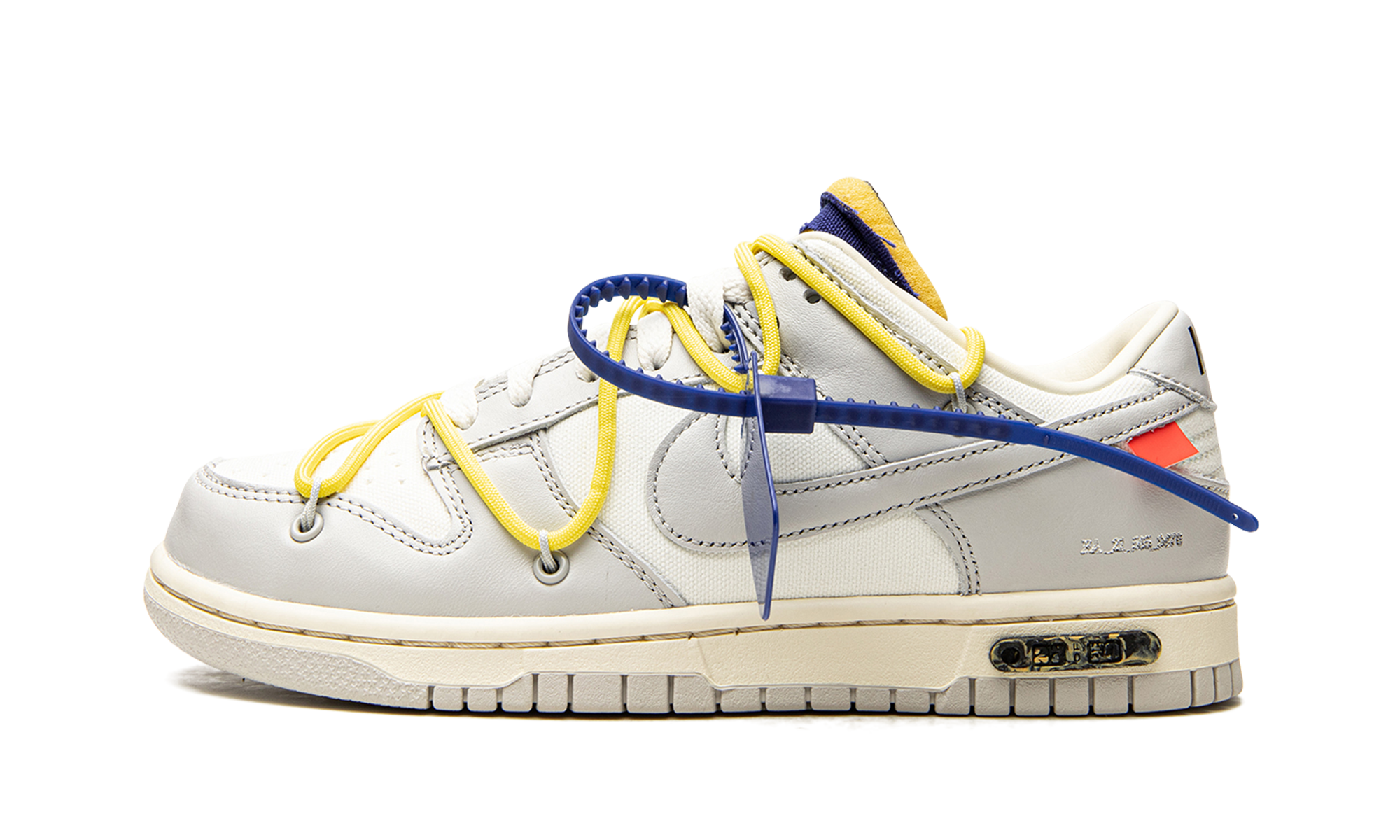nike dunk low off white lot 27+DM1602-120+diagnol right view 1