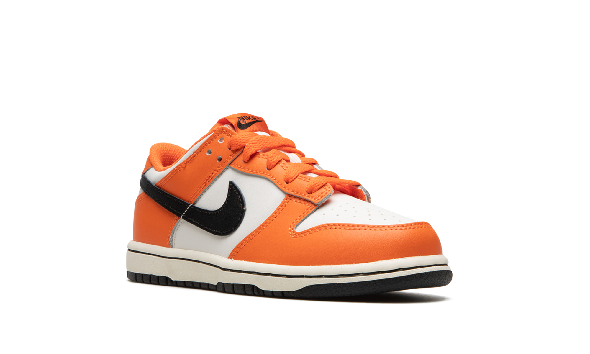 nike dunk low patent 2022 ps+DH9756-003+diagnol right view