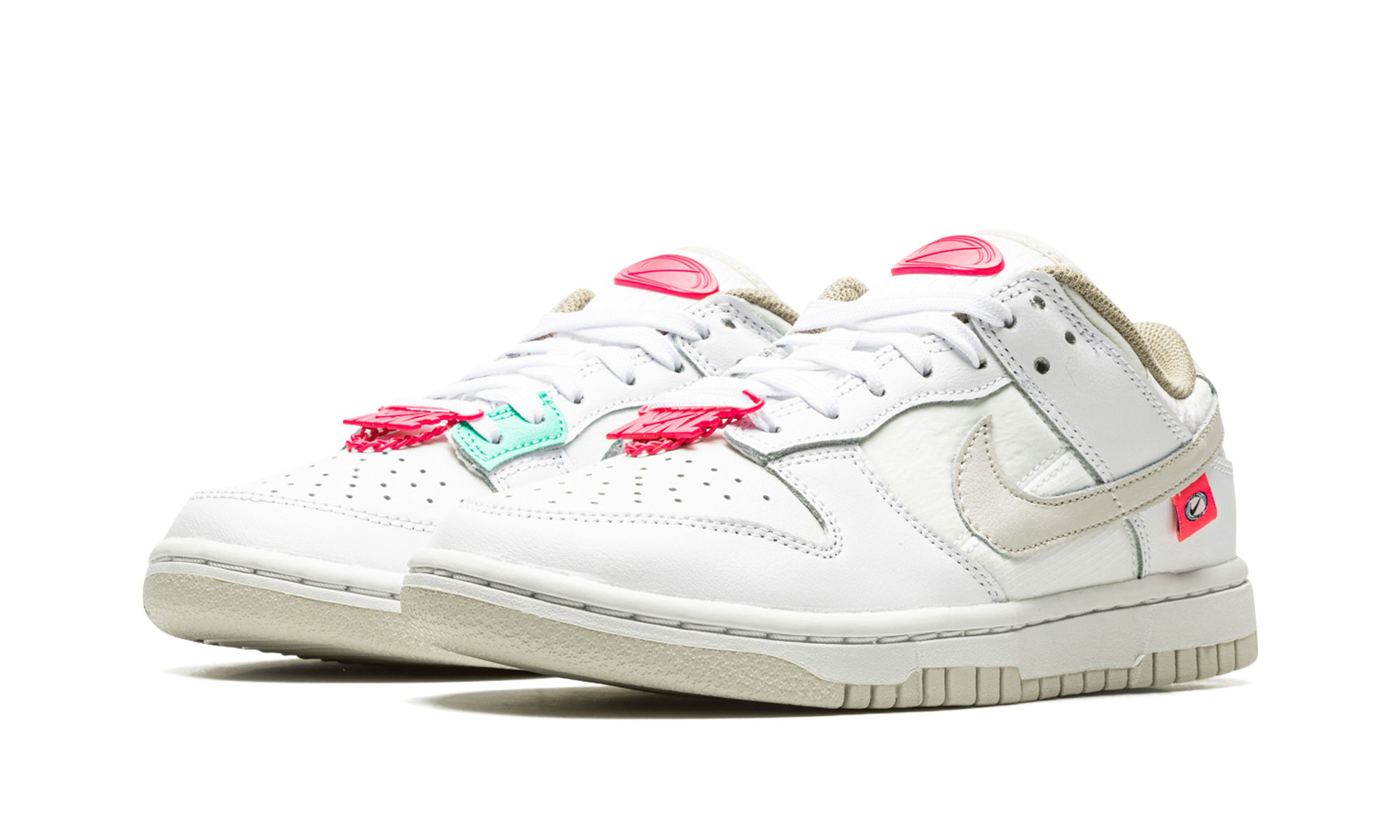 nike dunk low pink bling women s+DX6060-121+diagnol left view