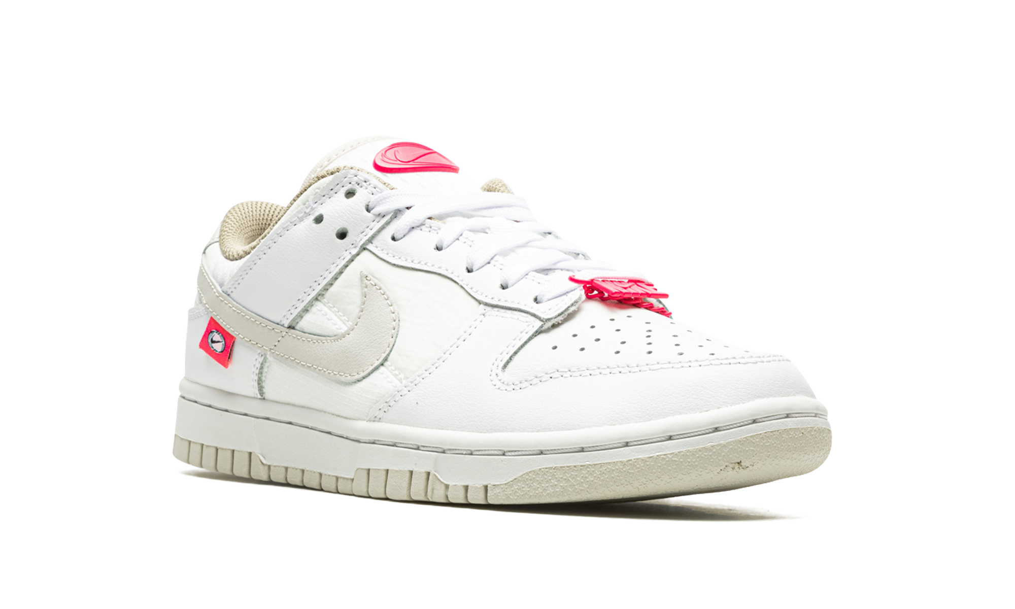 nike dunk low pink bling women s+DX6060-121+diagnol right view