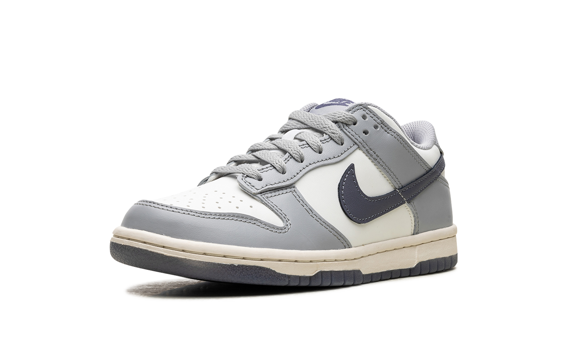 nike dunk low platinum tint light carbon gs+FB9109-101+left diagnol single view