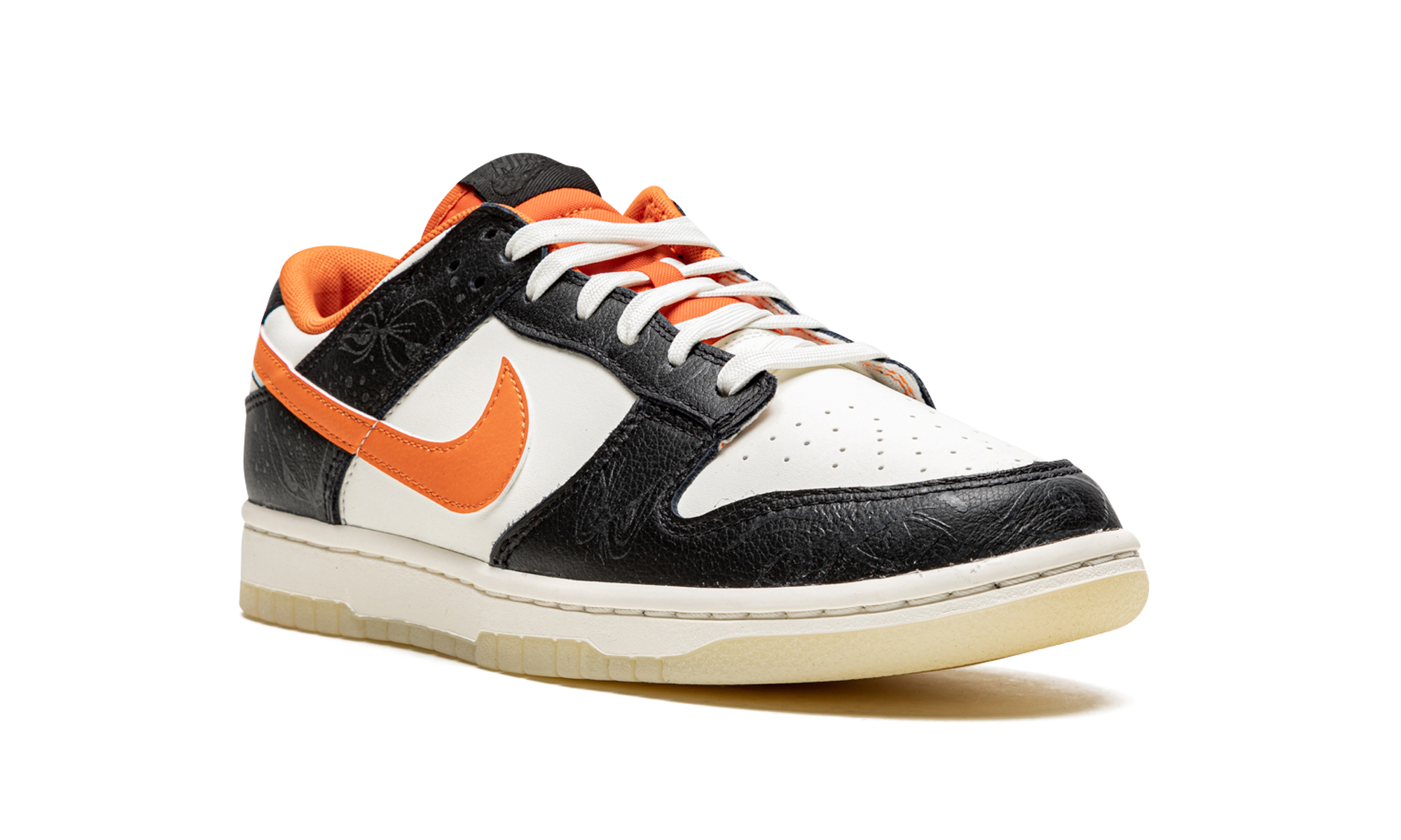 nike dunk low prm halloween 2021+DD3357-100+diagnol right view