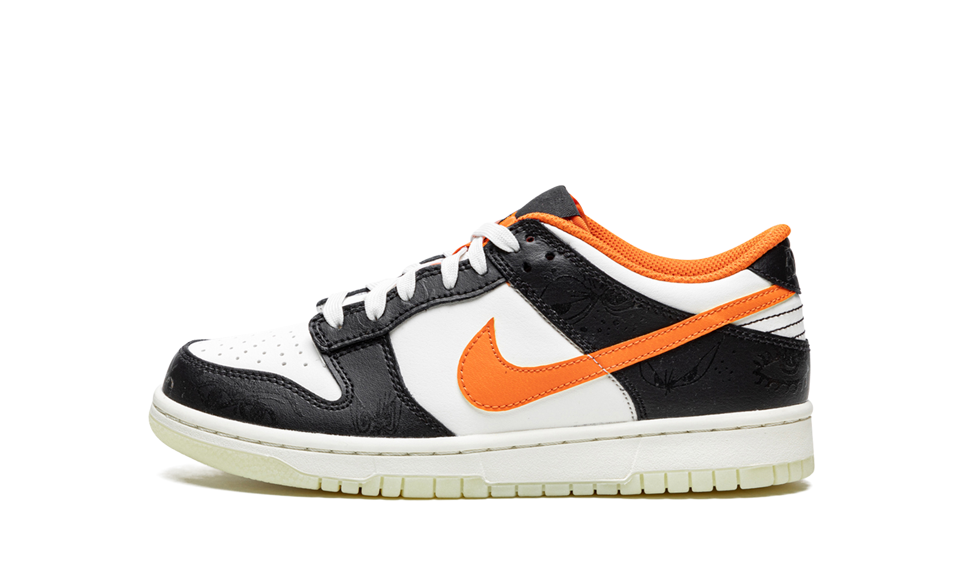 nike dunk low prm halloween 2021 gs+DO3806-100+diagnol right view 1