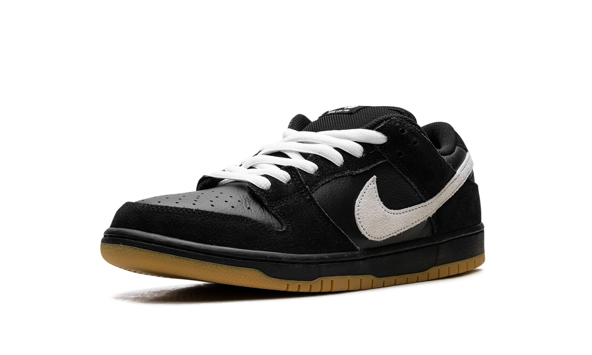 nike dunk low pro sb black white gum+HF3704-003+left diagnol single view