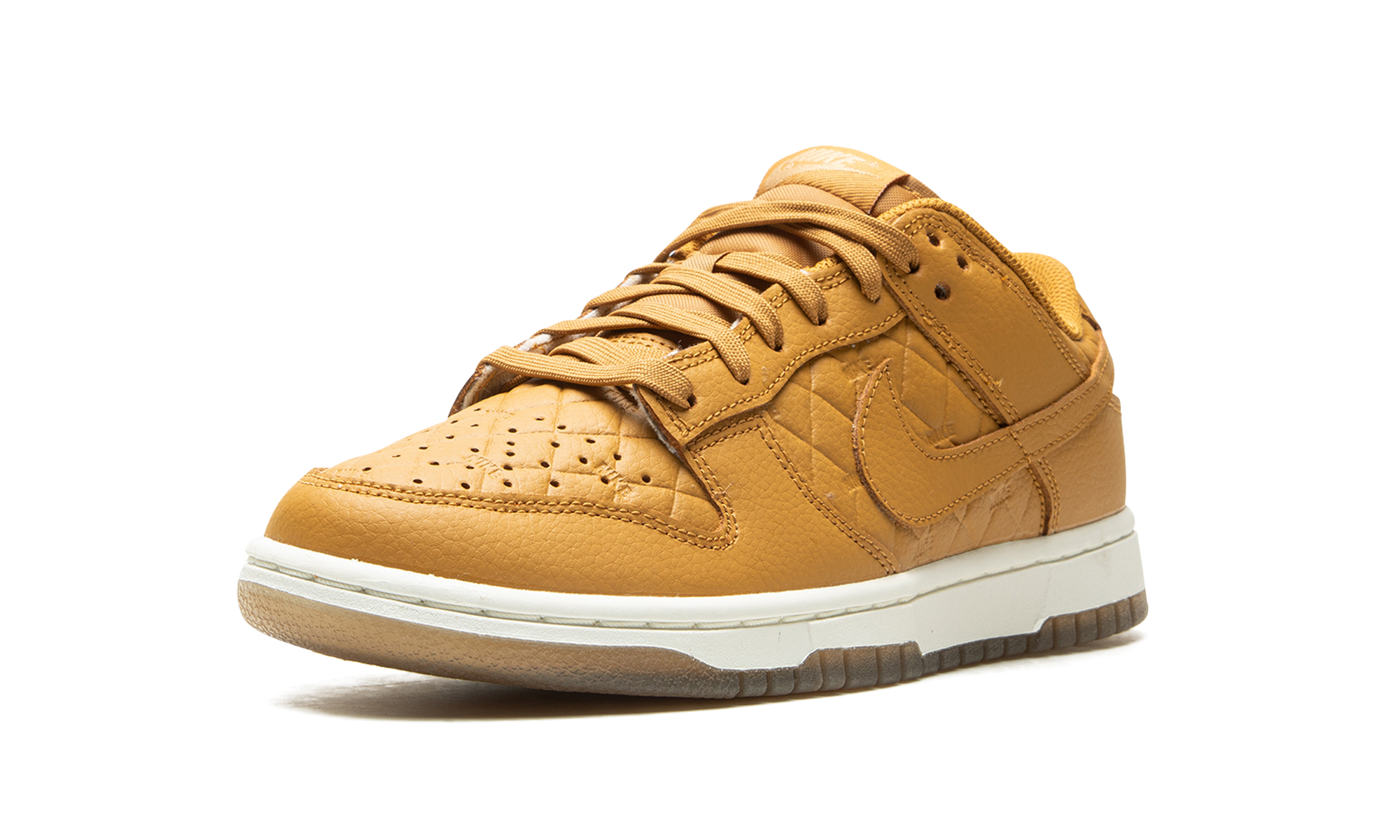 nike dunk low quilted wheat women s+DX3374-700+left diagnol single view