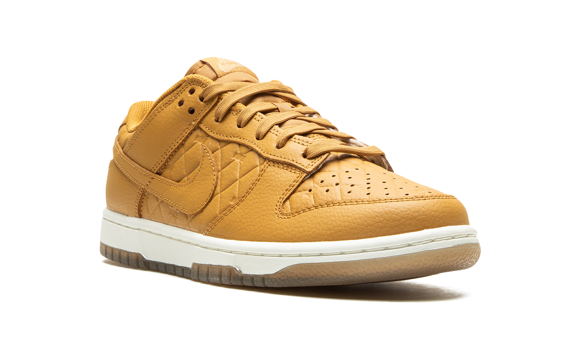 nike dunk low quilted wheat women s+DX3374-700+diagnol right view