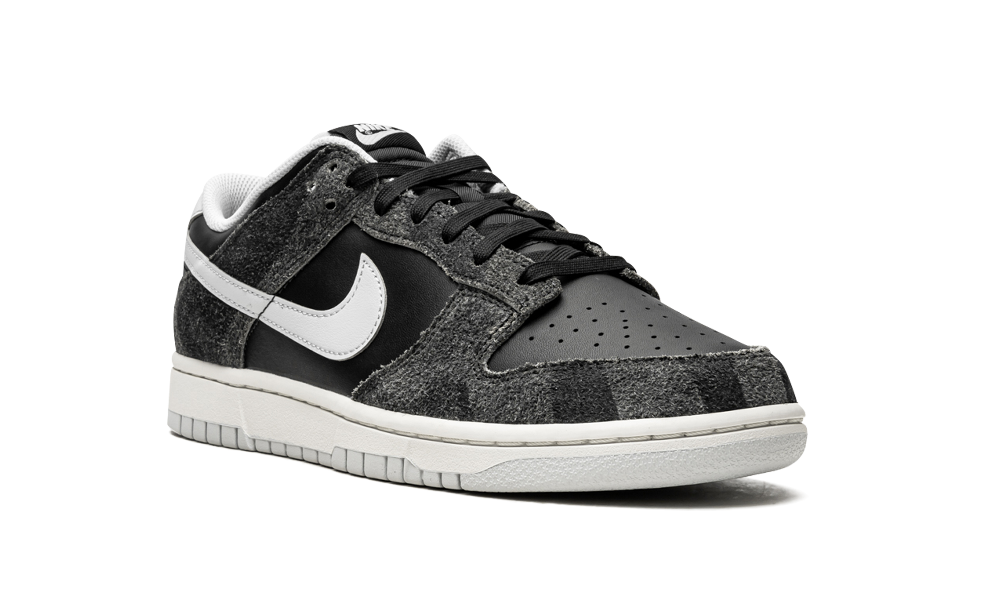 nike dunk low retro animal pack zebra+DH7913-001+diagnol right view