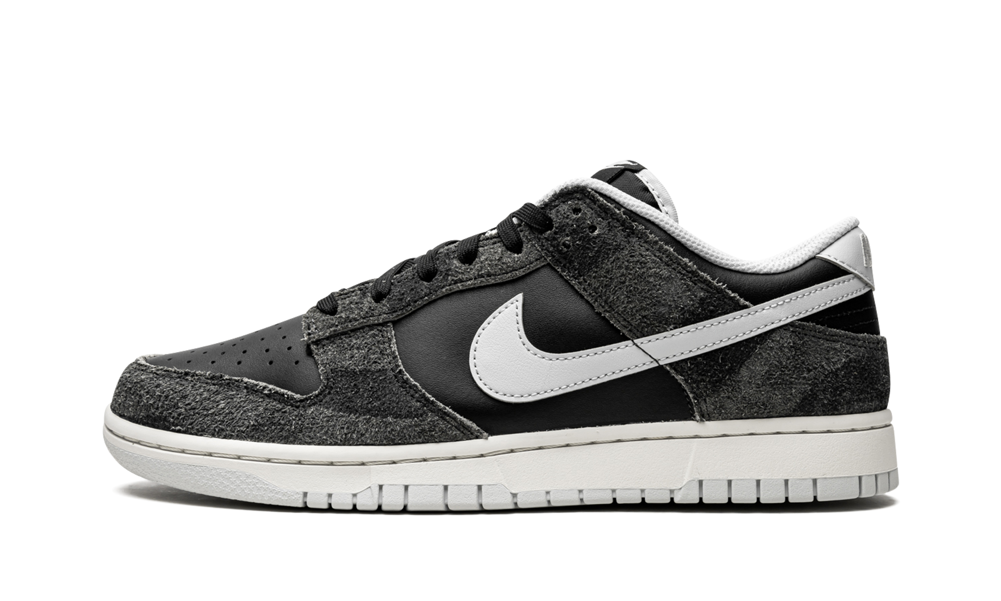 nike dunk low retro animal pack zebra+DH7913-001+diagnol right view 1