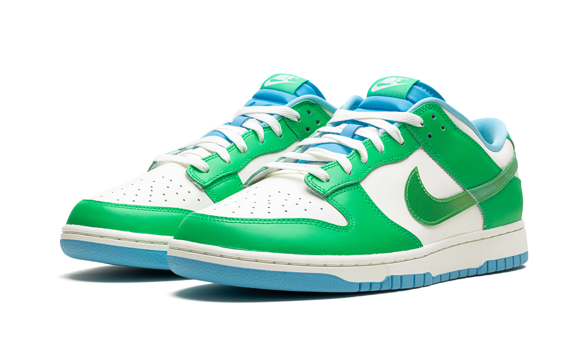 nike dunk low retro green shock+FZ4015-399+diagnol left view