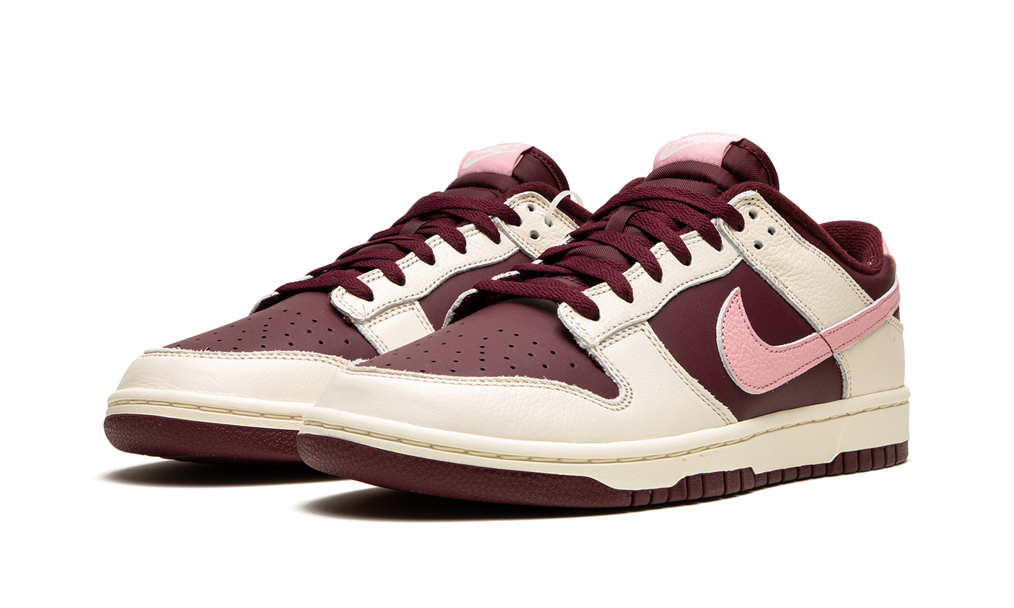 nike dunk low retro prm valentine s day 2023+DR9705-100+diagnol left view