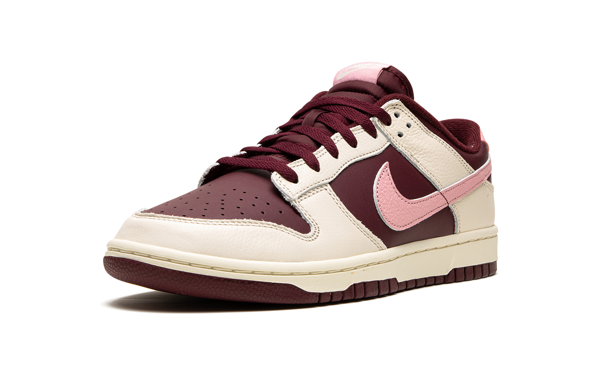 nike dunk low retro prm valentine s day 2023+DR9705-100+left diagnol single view