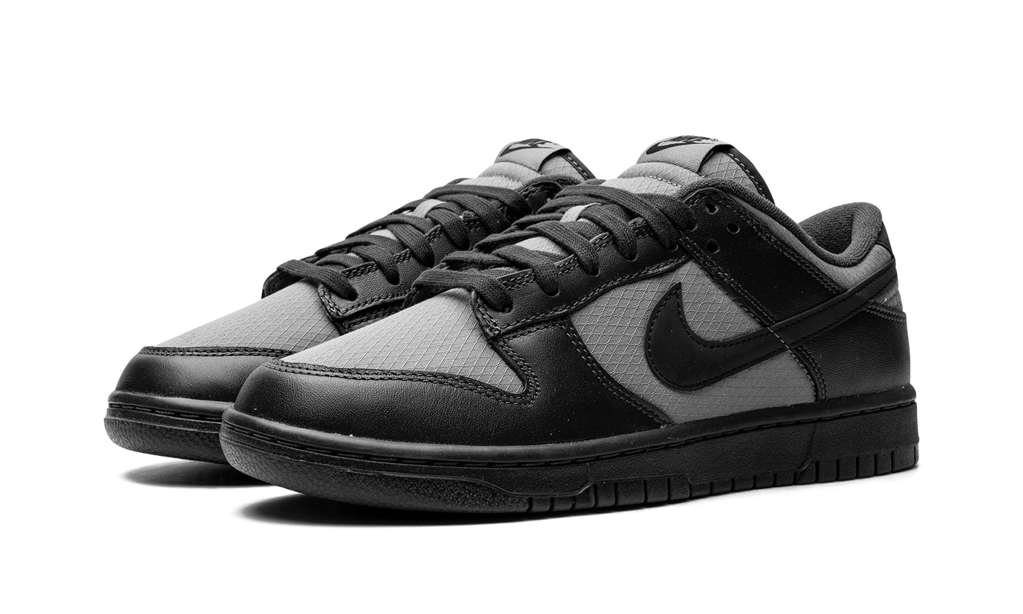 nike dunk low retro se off noir smoke grey+FZ3052-001+diagnol left view