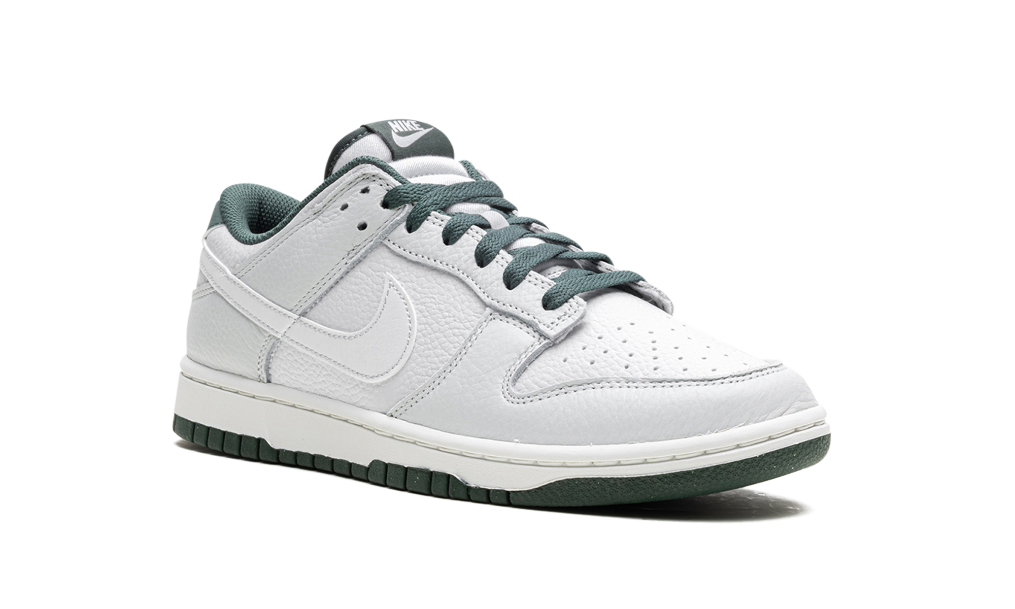 nike dunk low retro se photon dust vintage green+HF2874-001+diagnol right view