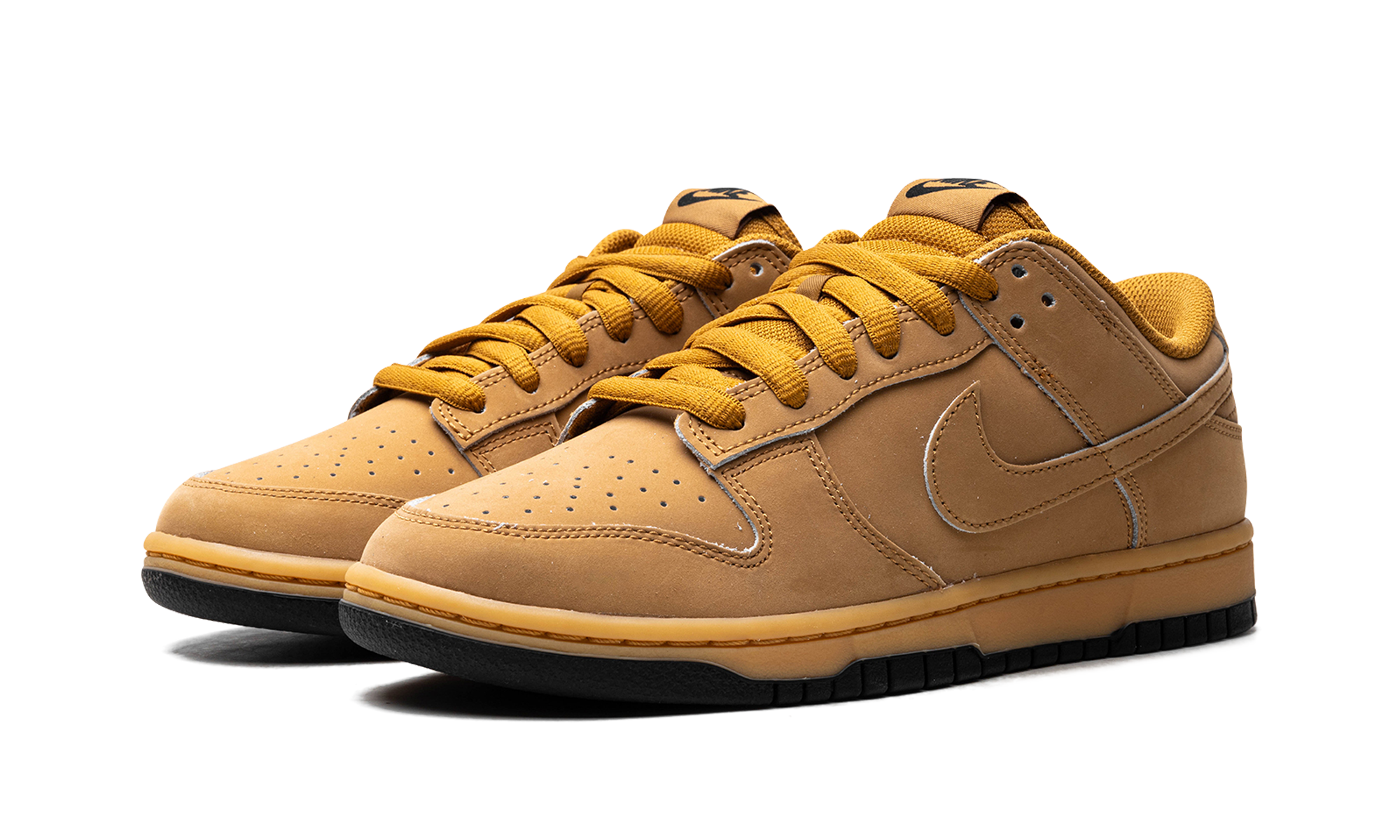 nike dunk low retro se wheat gum+HQ1932-700+diagnol left view