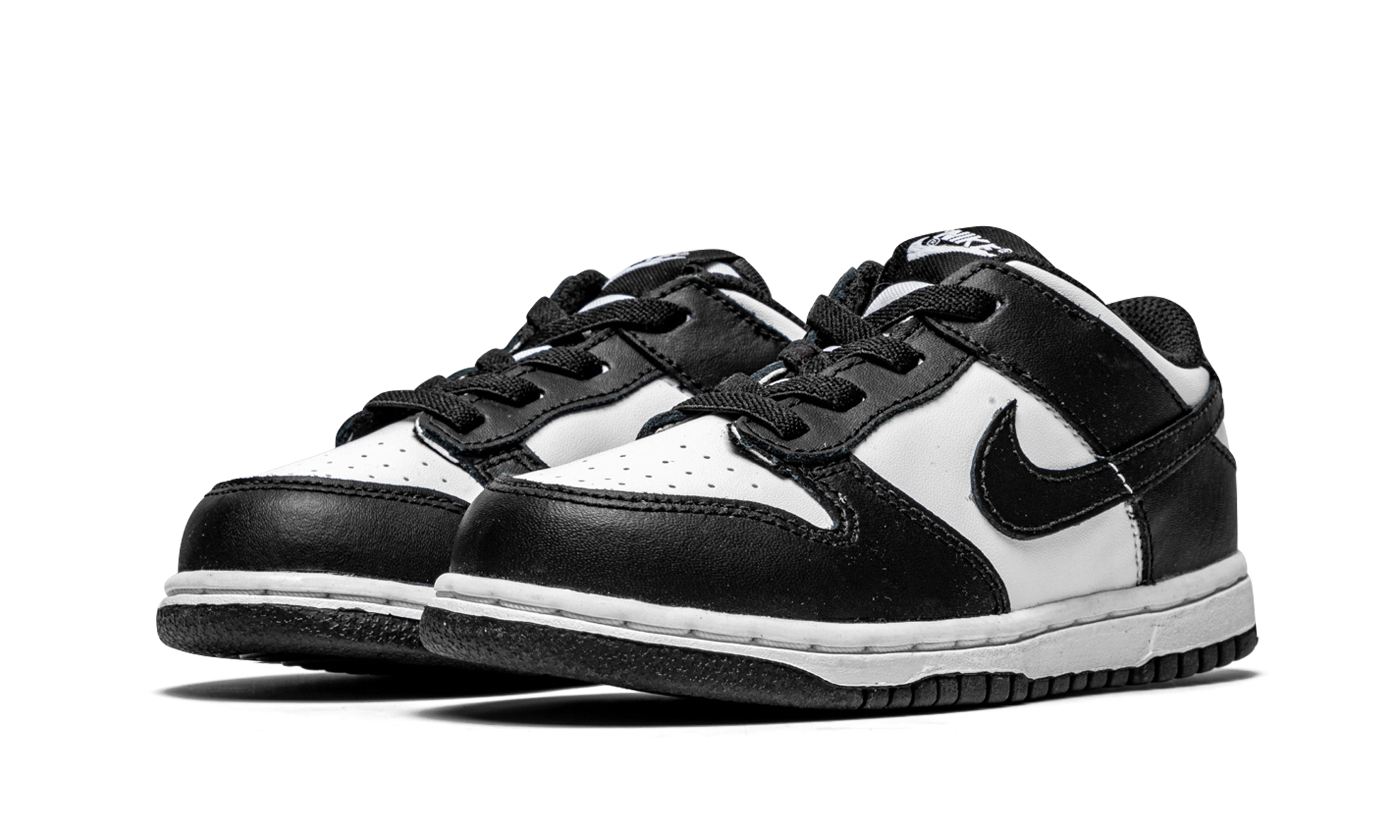 nike dunk low retro white black panda td+CW1589-100+diagnol left view