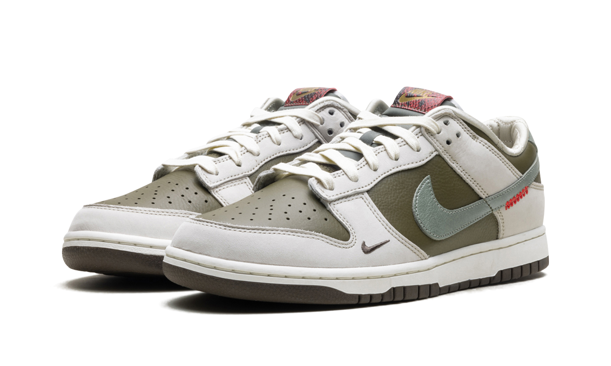 nike dunk low retro year of the snake 2025+HV5980-231+diagnol left view