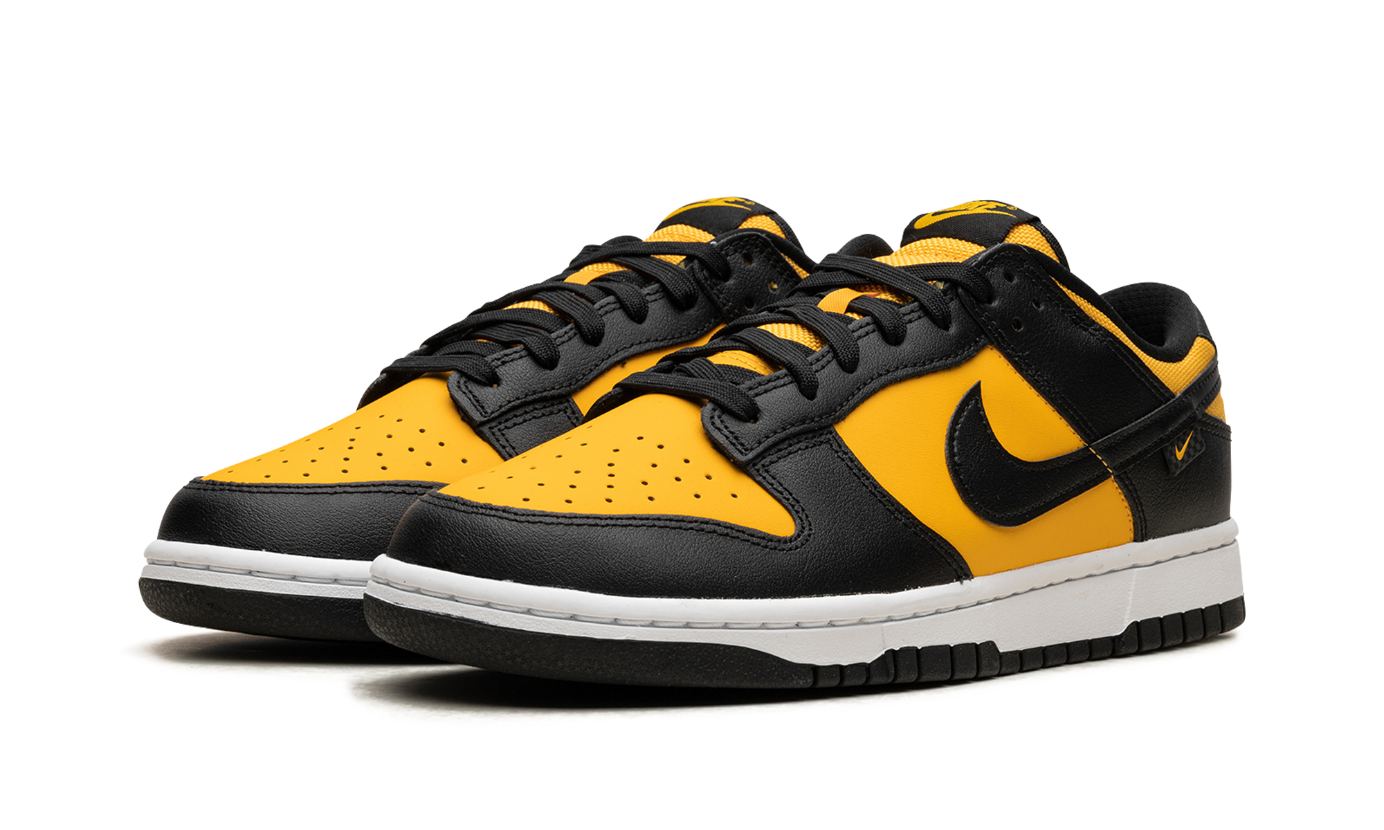 nike dunk low reverse goldenrod 2024+FZ4618-001+diagnol left view