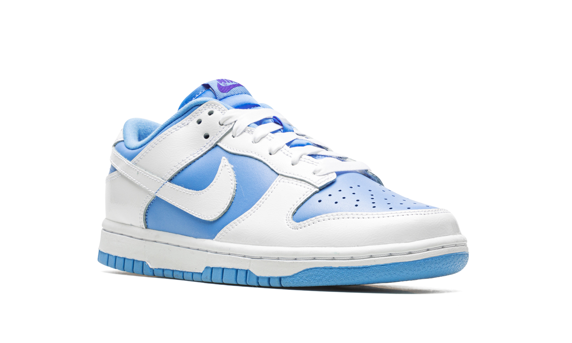 nike dunk low reverse unc women s+DJ9955-101+diagnol right view