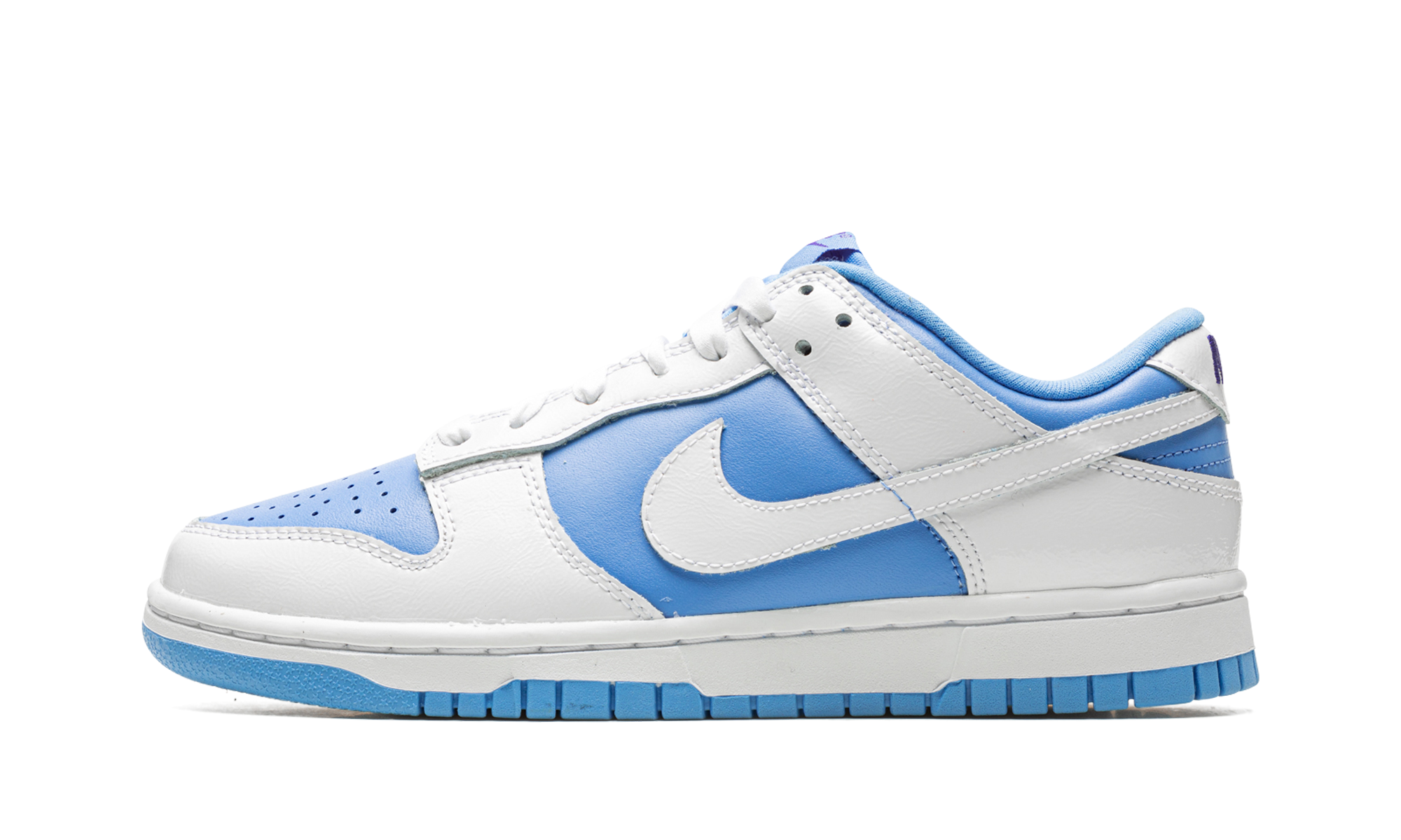 nike dunk low reverse unc women s+DJ9955-101+diagnol right view 1