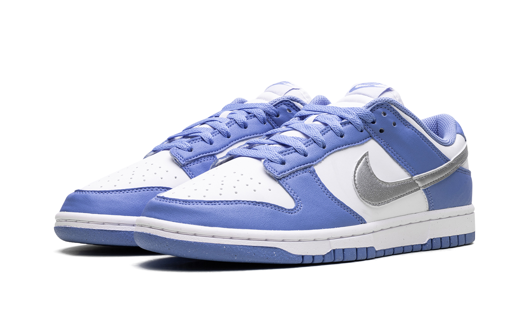 nike dunk low royal pulse women s+DD1873-402+diagnol left view