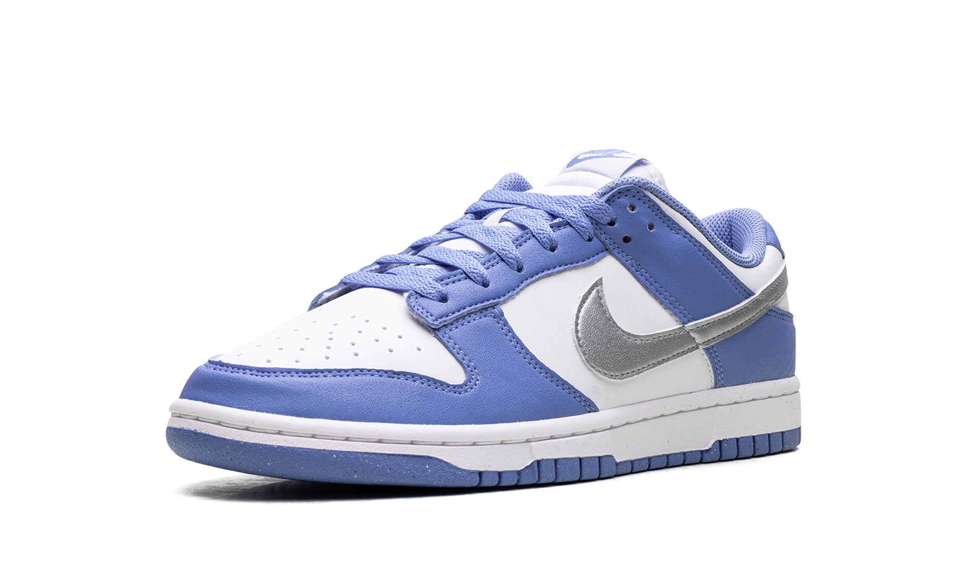 nike dunk low royal pulse women s+DD1873-402+left diagnol single view