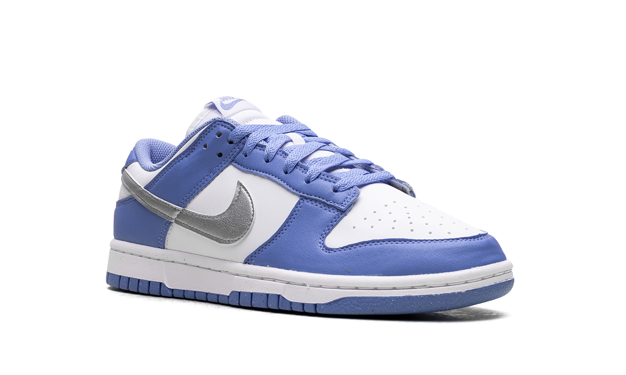nike dunk low royal pulse women s+DD1873-402+diagnol right view