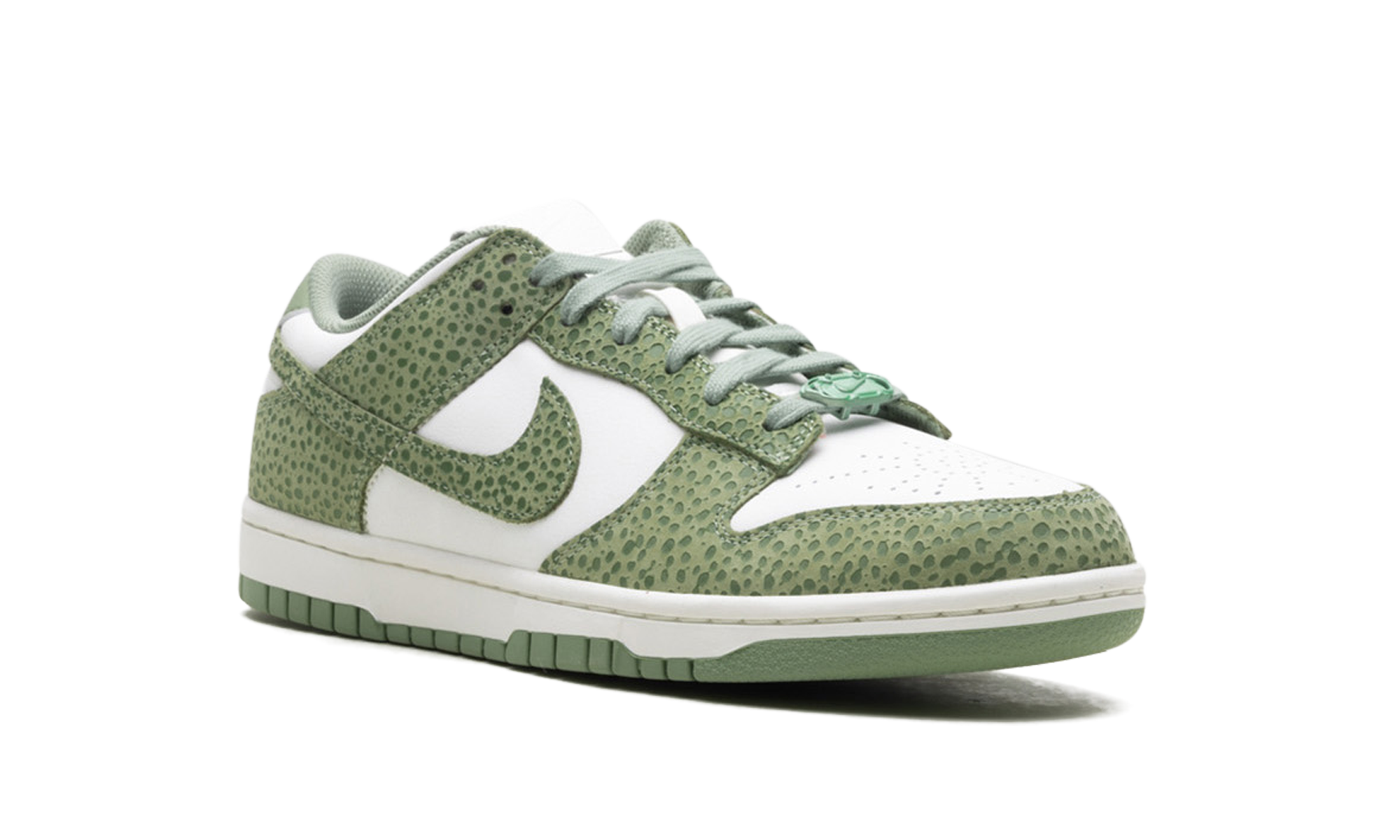 nike dunk low safari oil green women s+FV6516-300+diagnol right view