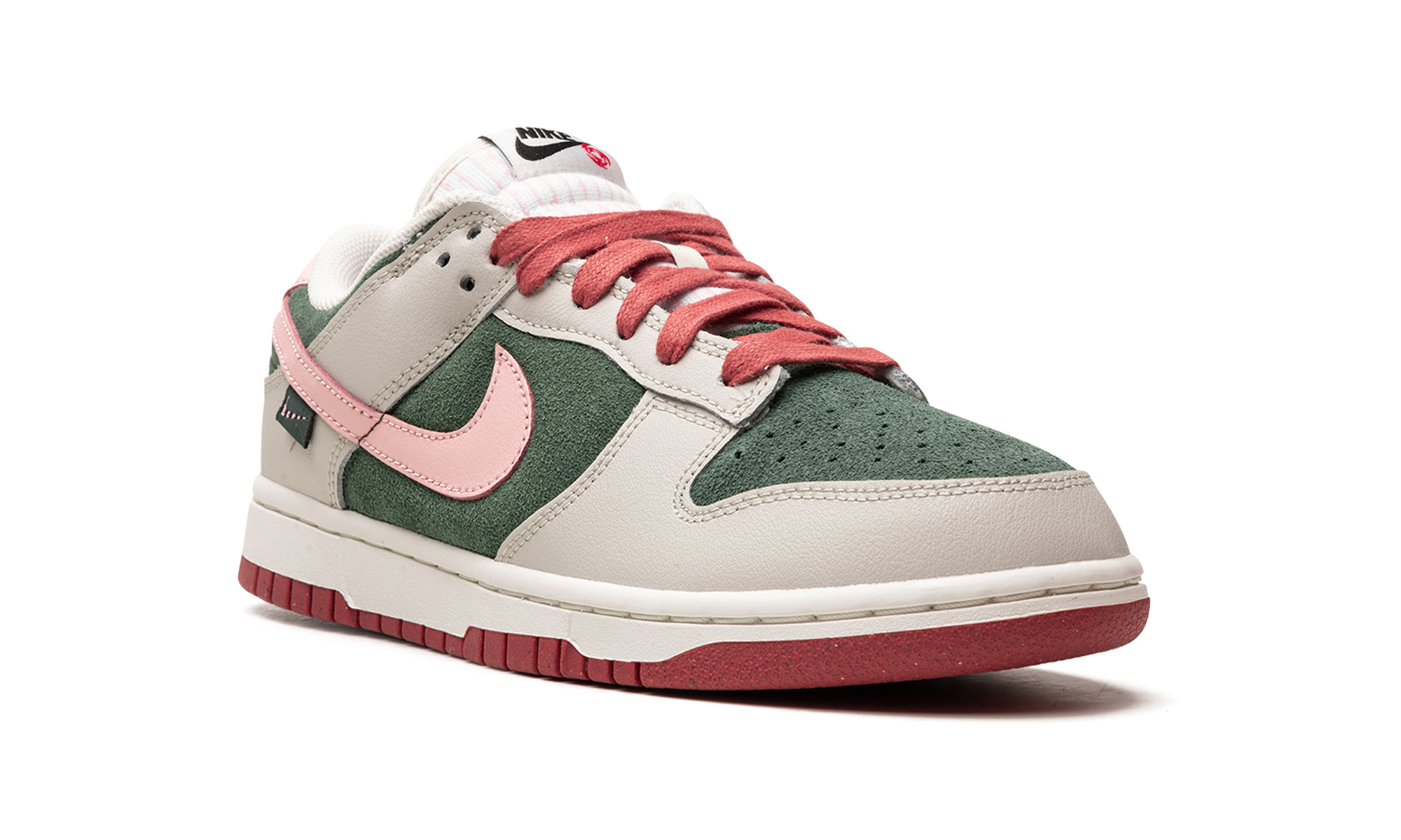 nike dunk low se all petals united fir green women s+FN8923-061+diagnol right view