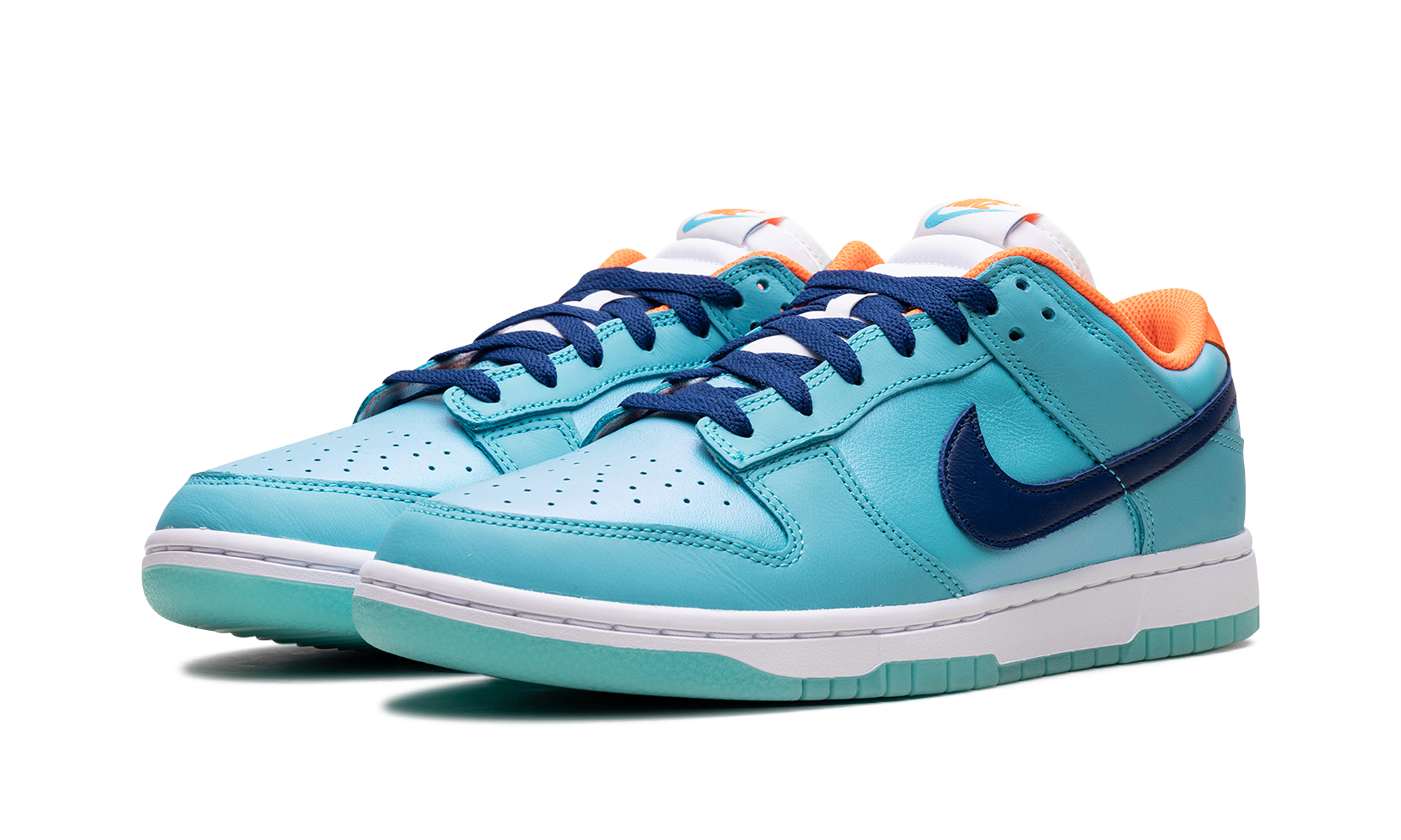 nike dunk low se baltic blue total orange+HQ1538-416+diagnol left view