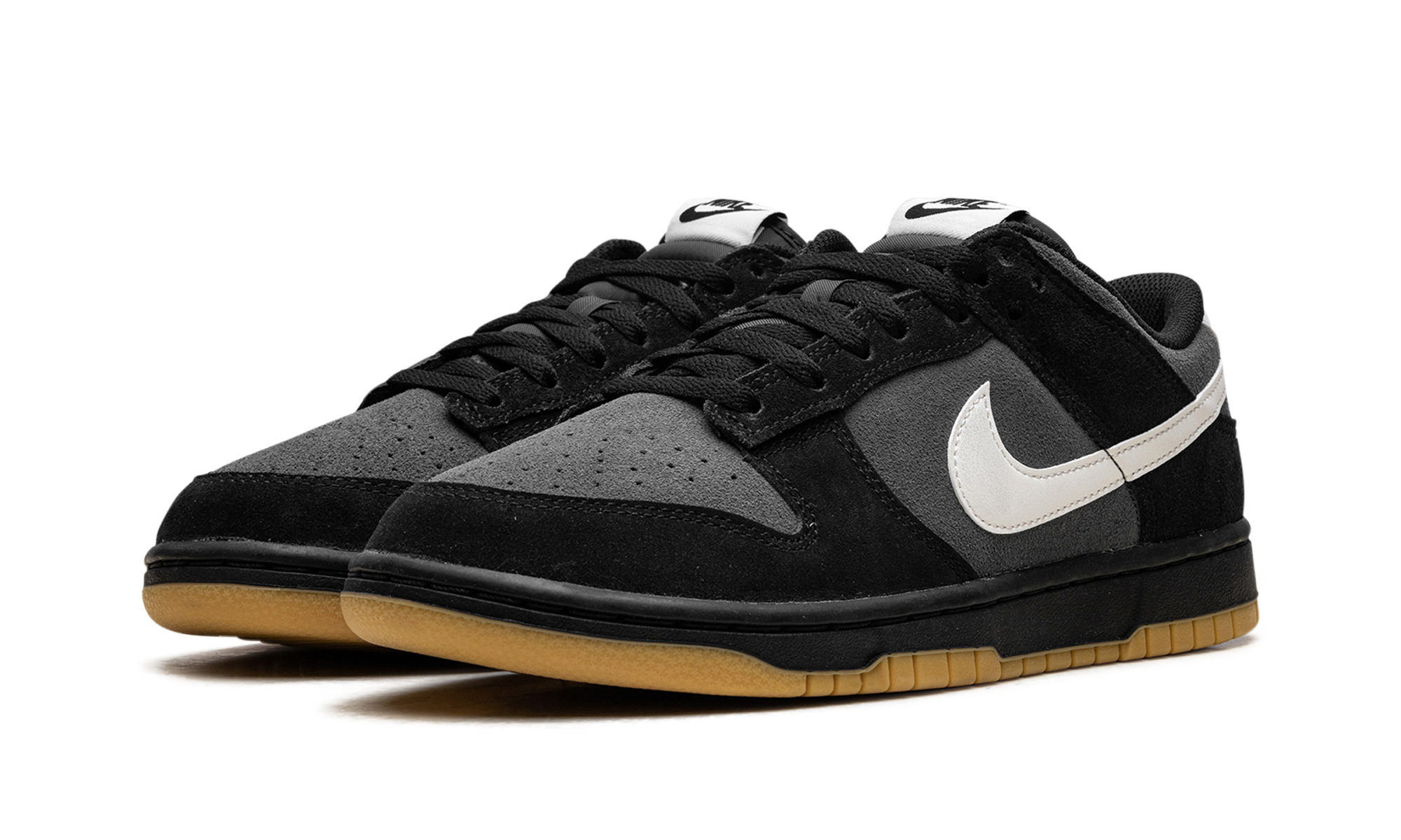 nike dunk low se black grey gum+HQ1931-001+diagnol left view