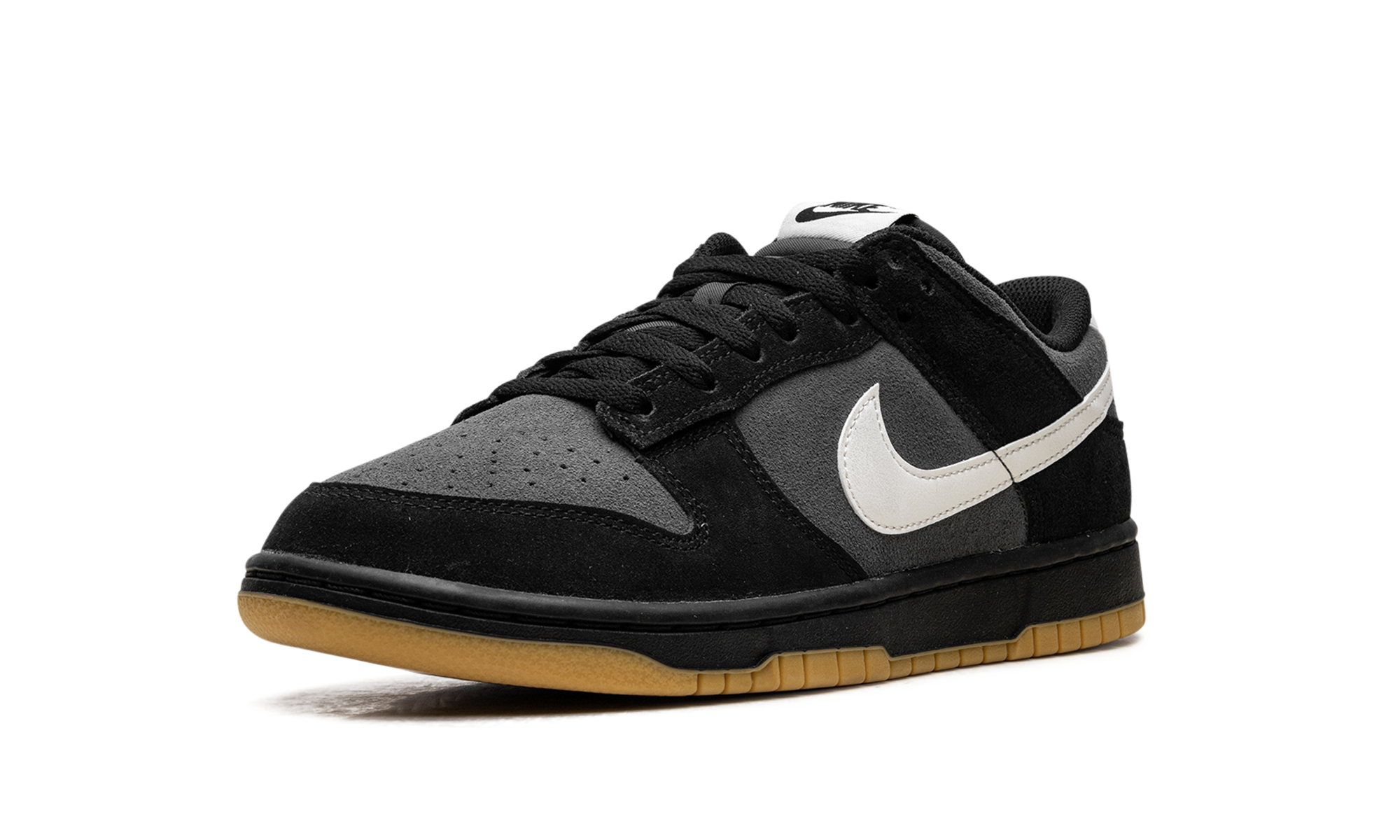 nike dunk low se black grey gum+HQ1931-001+left diagnol single view