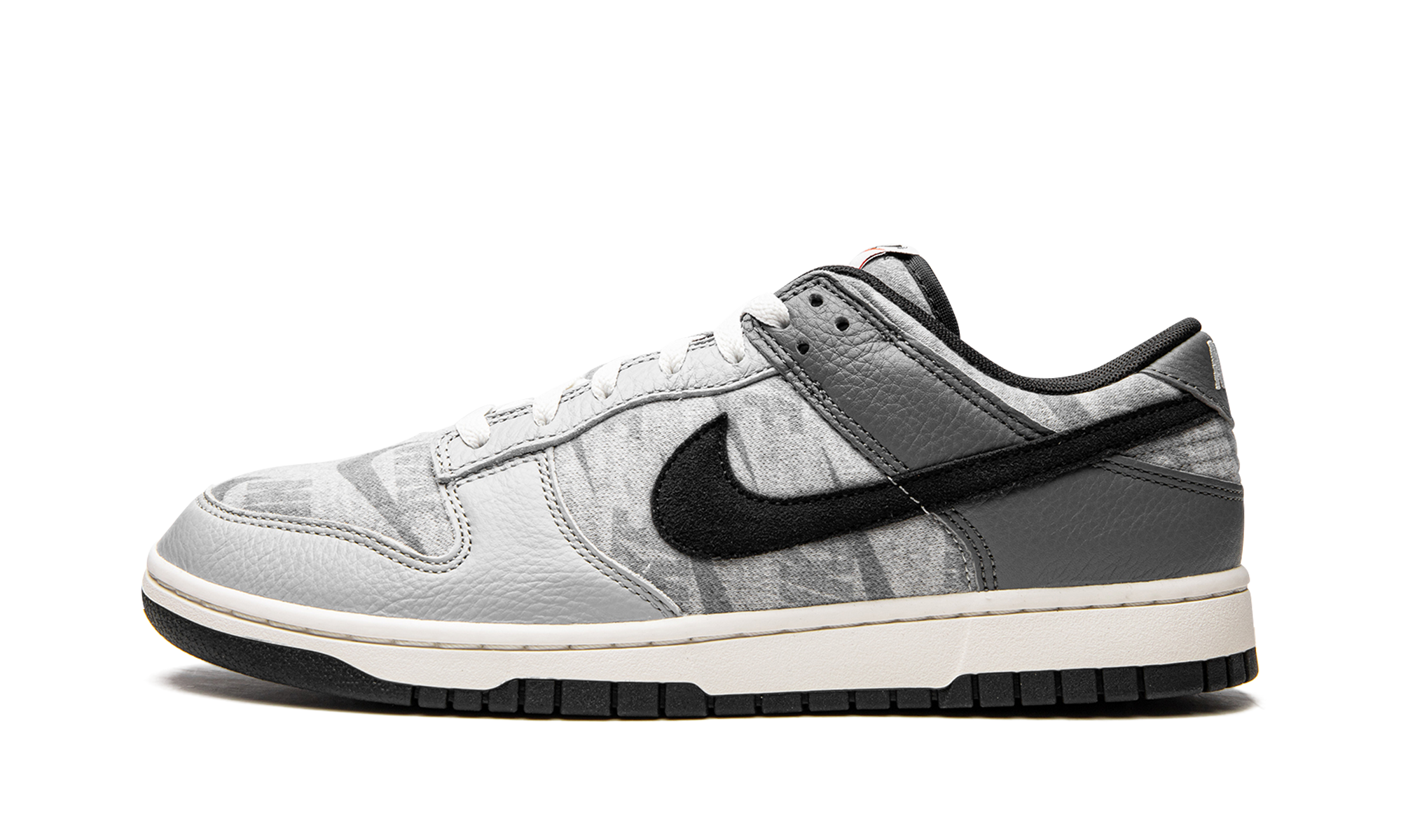 nike dunk low se copy paste+DQ5015-063+diagnol right view 1