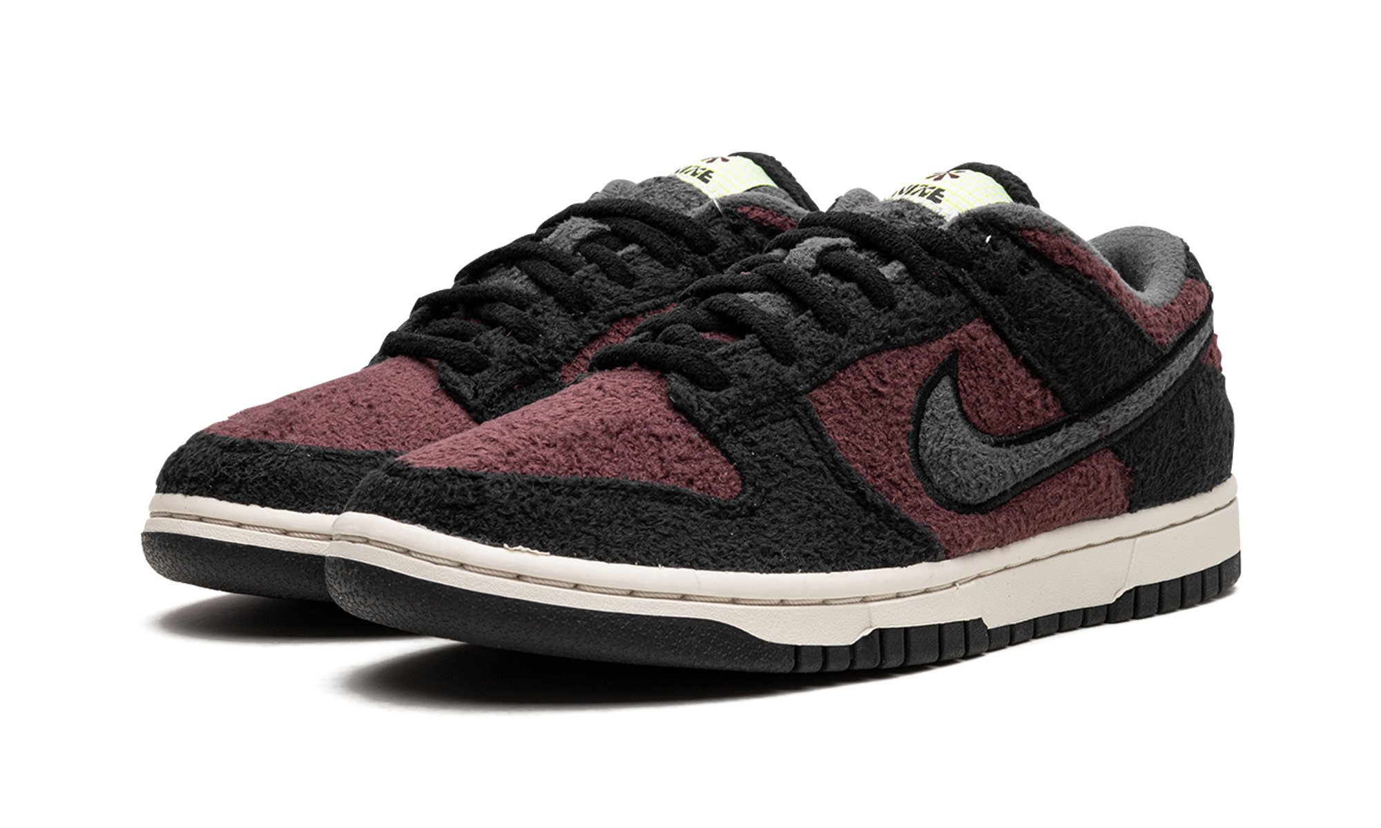 nike dunk low se fleece pack burgundy crush women s+DQ7579-600+diagnol left view