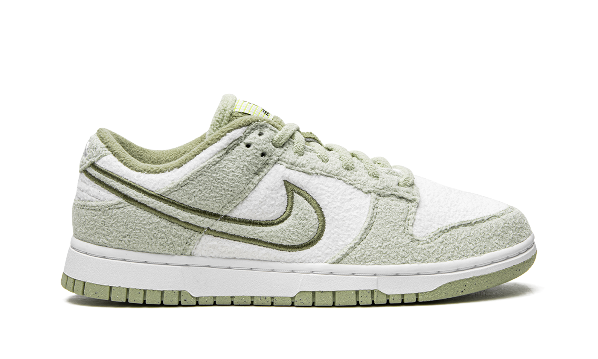 nike dunk low se fleece pack honeydew women s+DQ7579-300+right view
