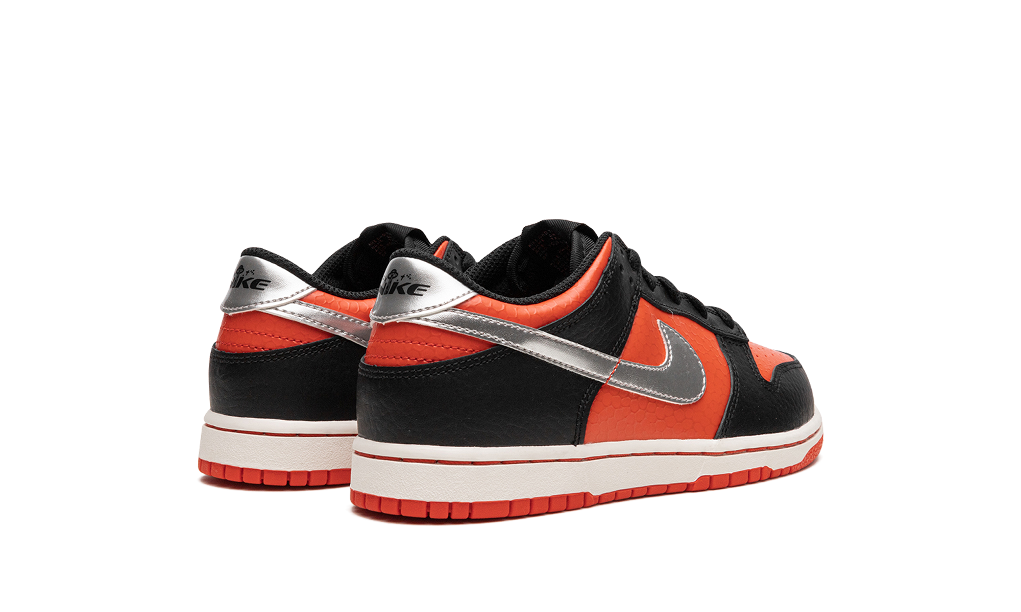 nike dunk low se martian ps+DV1988-001+diagnol right behind view