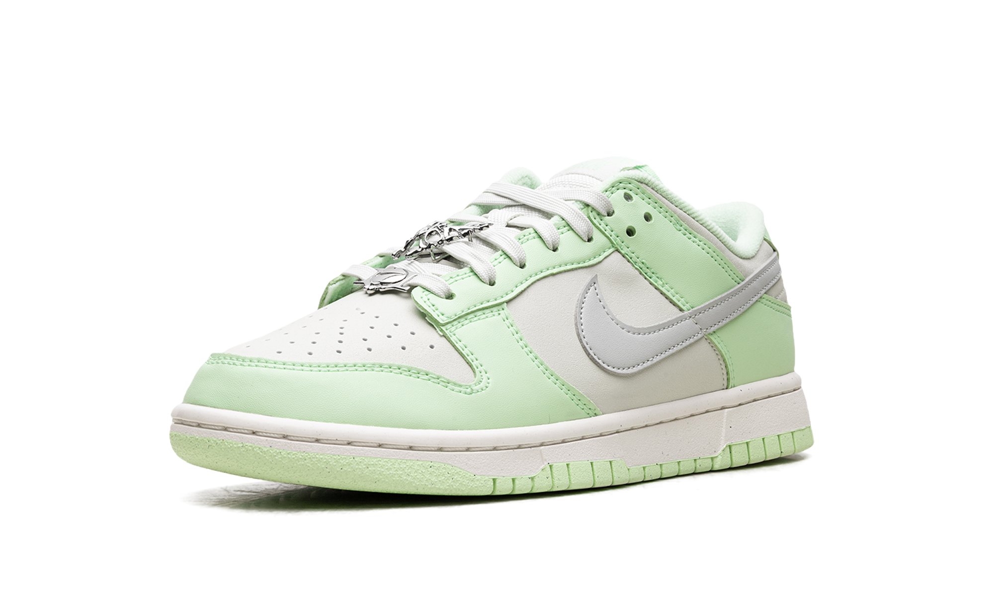 nike dunk low se next nature sea glass women s+FN6344-001+left diagnol single view
