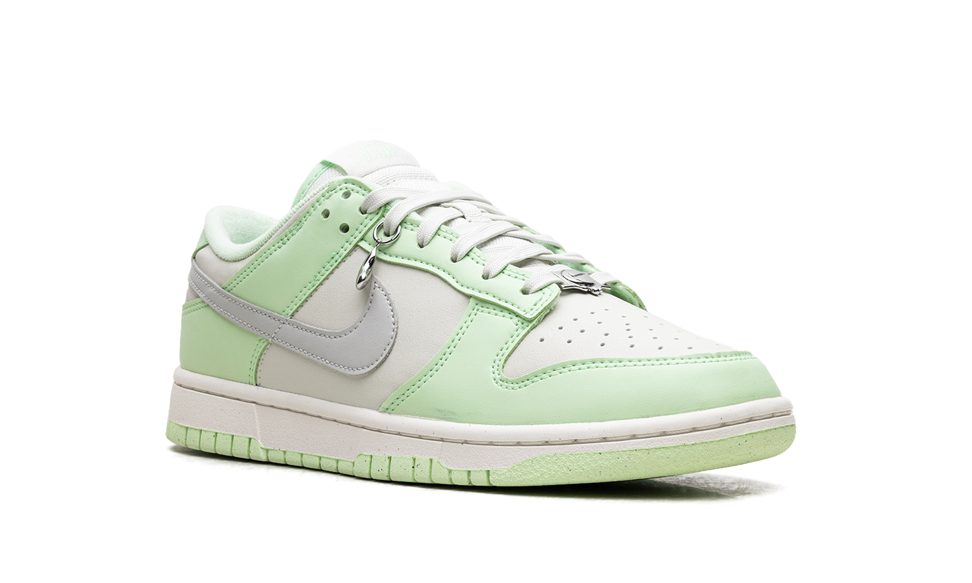 nike dunk low se next nature sea glass women s+FN6344-001+diagnol right view