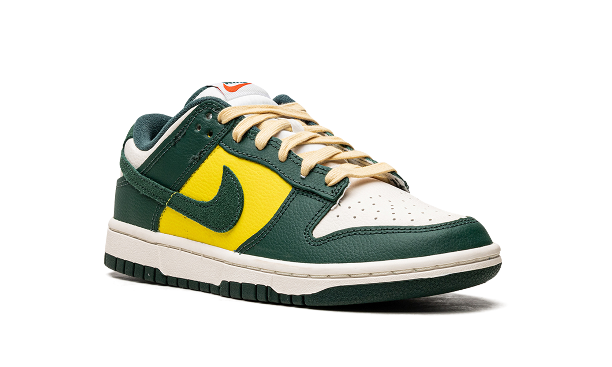 nike dunk low se noble green women s+FD0350-133+diagnol right view