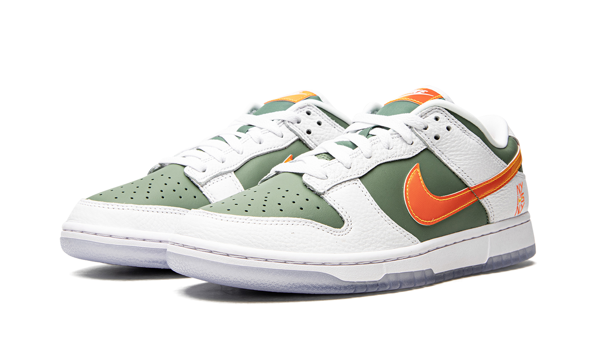 nike dunk low se ny vs ny+DN2489-300+diagnol left view