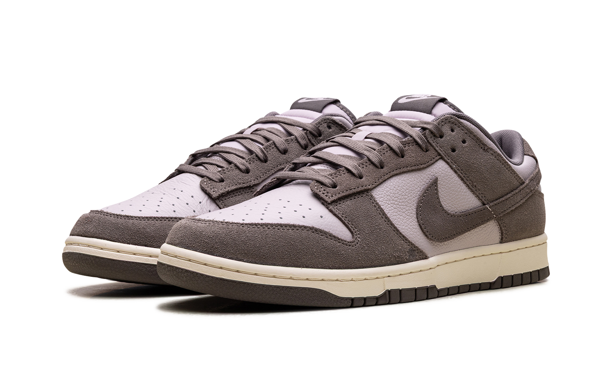 nike dunk low se platinum violet cave stone+FQ8249-001+diagnol left view