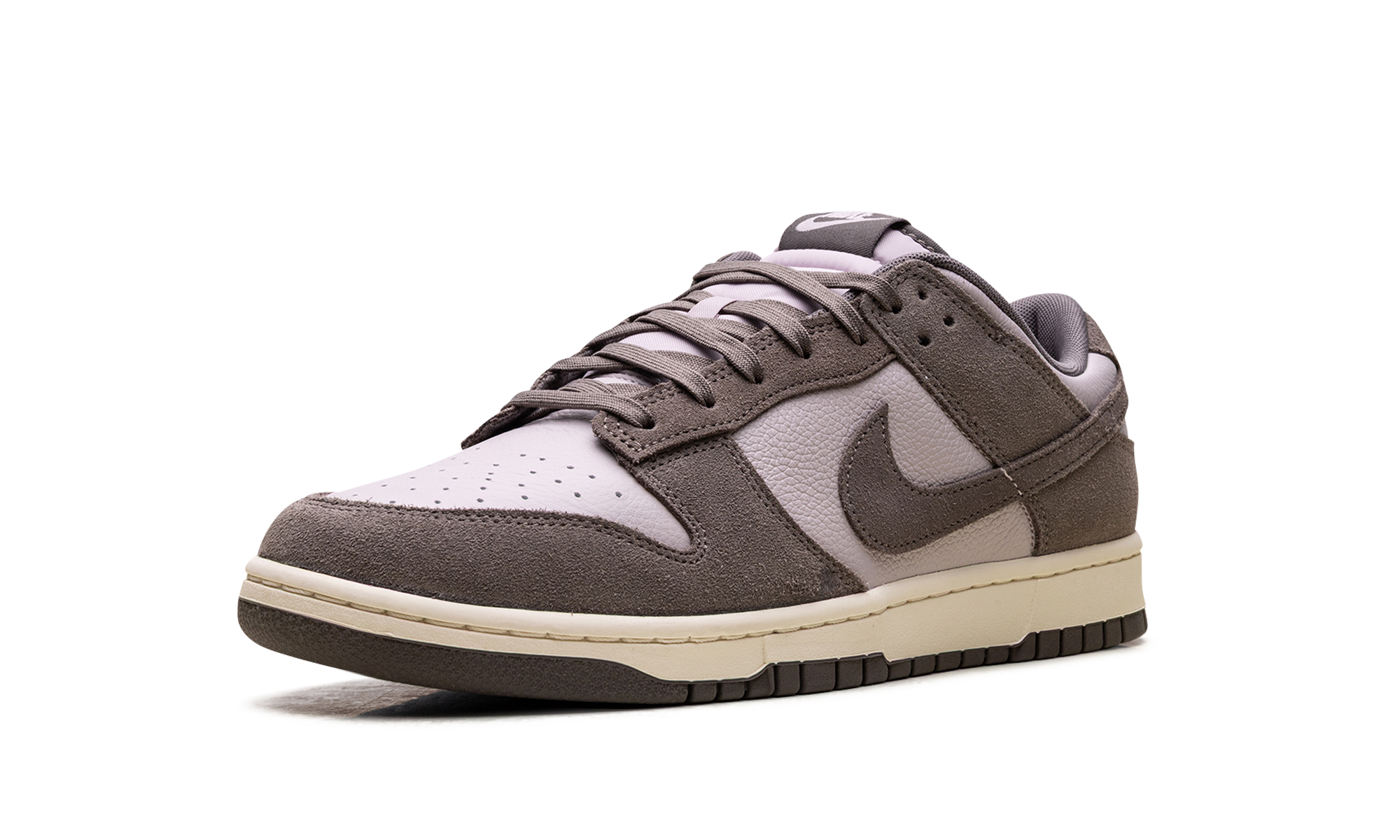 nike dunk low se platinum violet cave stone+FQ8249-001+left diagnol single view
