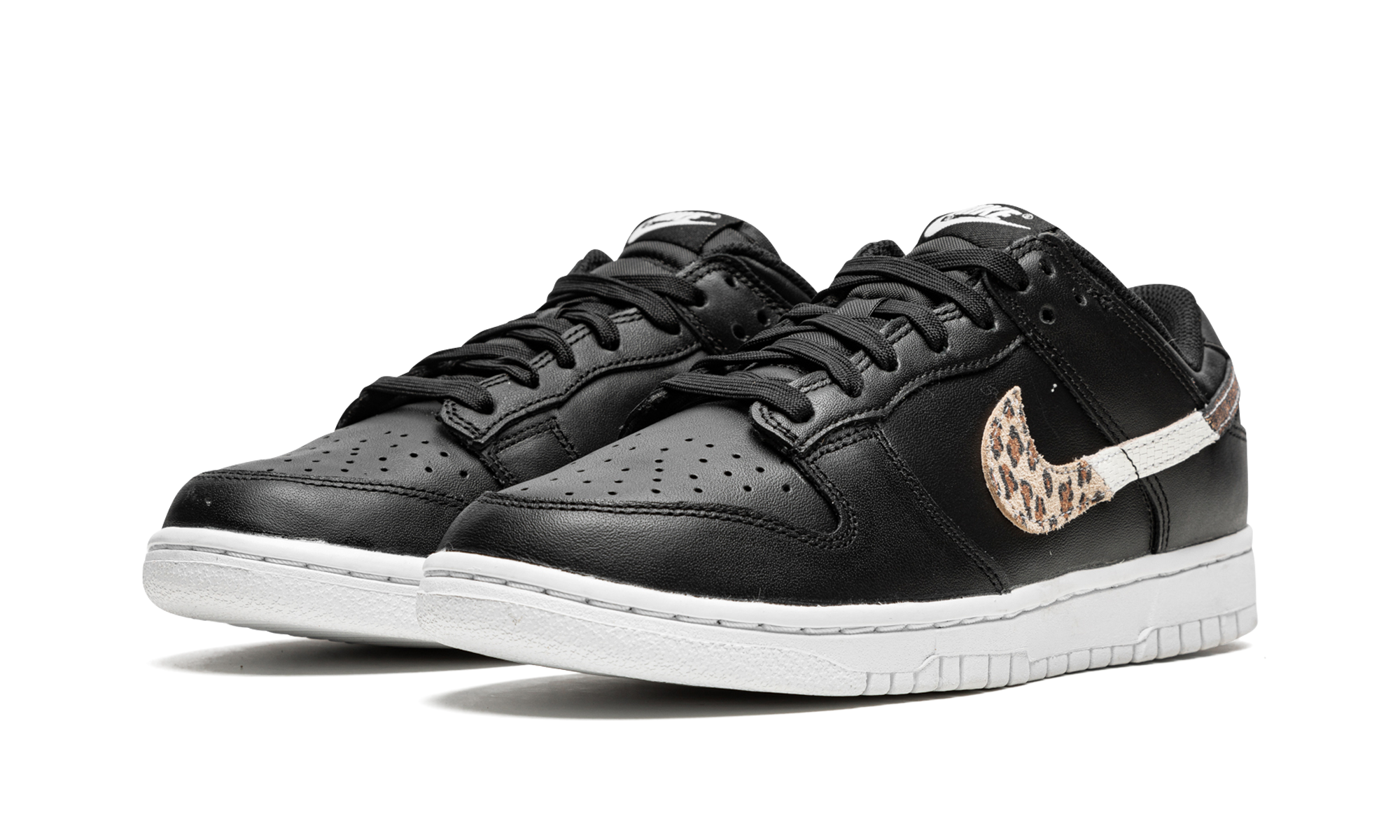 nike dunk low se primal black women s+DD7099-001+diagnol left view