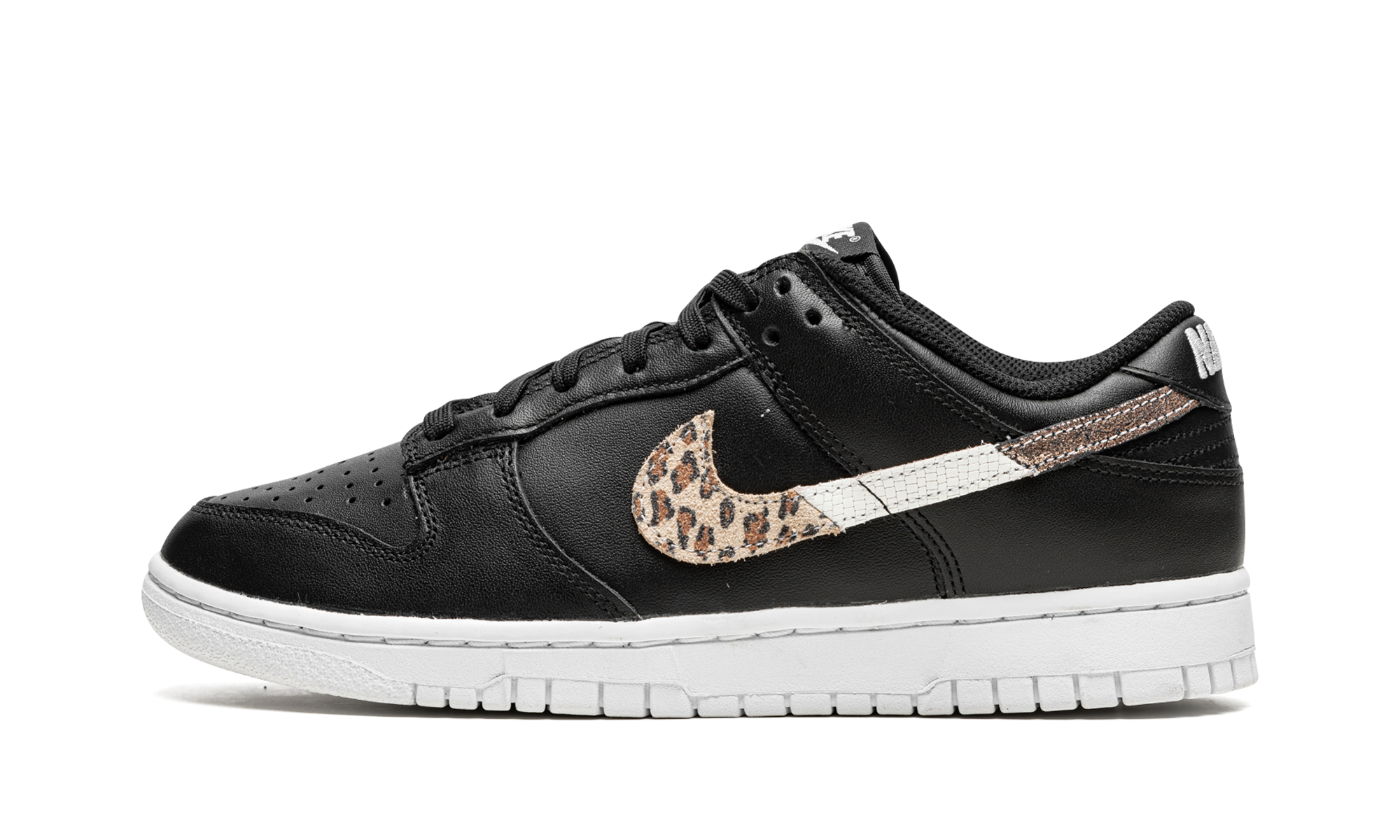 nike dunk low se primal black women s+DD7099-001+diagnol right view 1