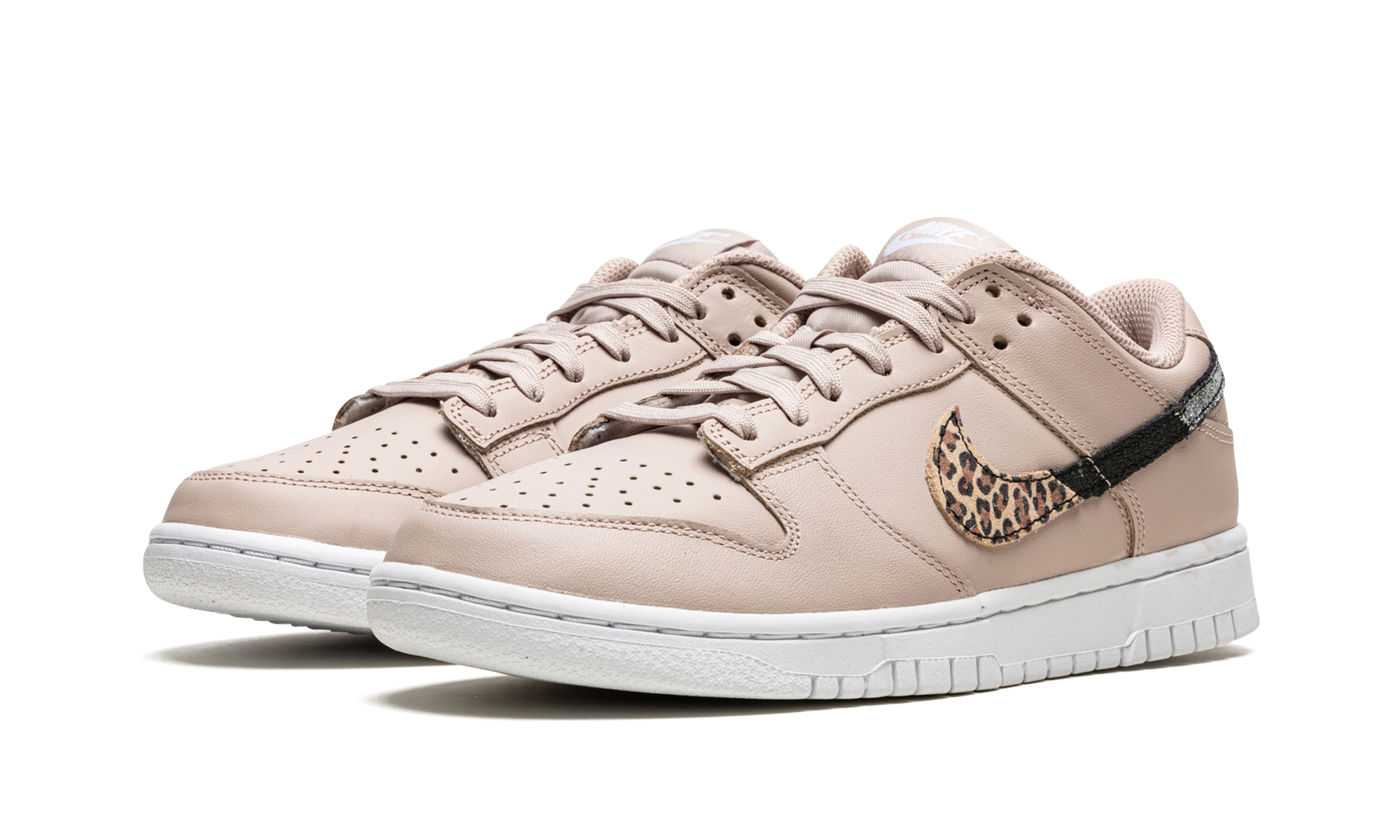 nike dunk low se primal pink women s+DD7099-200+diagnol left view